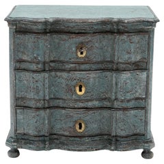 Petite commode baroque du XVIIIe siècle peinte en bleu