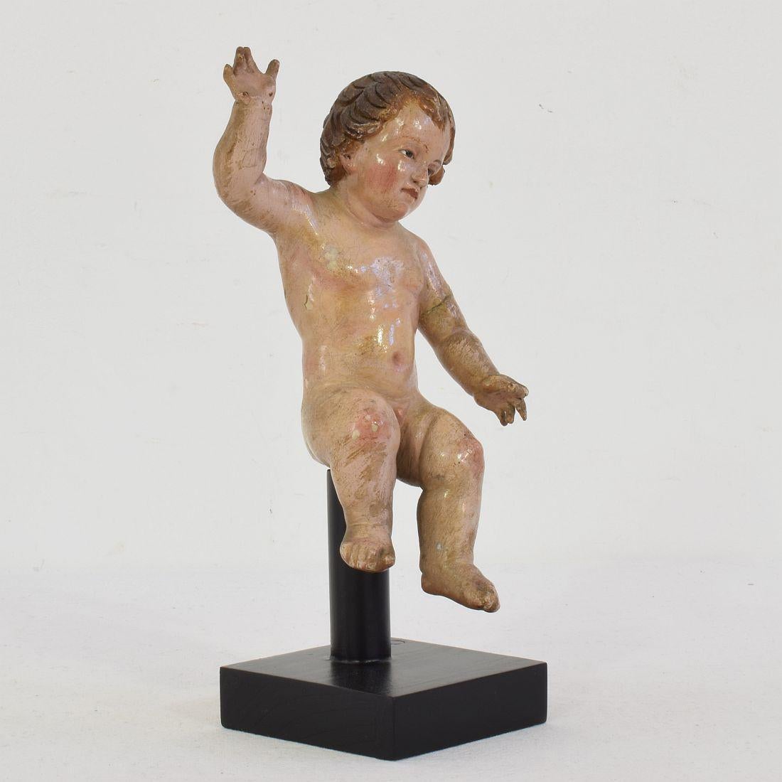 Small 18th Century Carved Baroque Spanish Baby Christ, Nino, Santo/ Angel In Good Condition In Buisson, FR