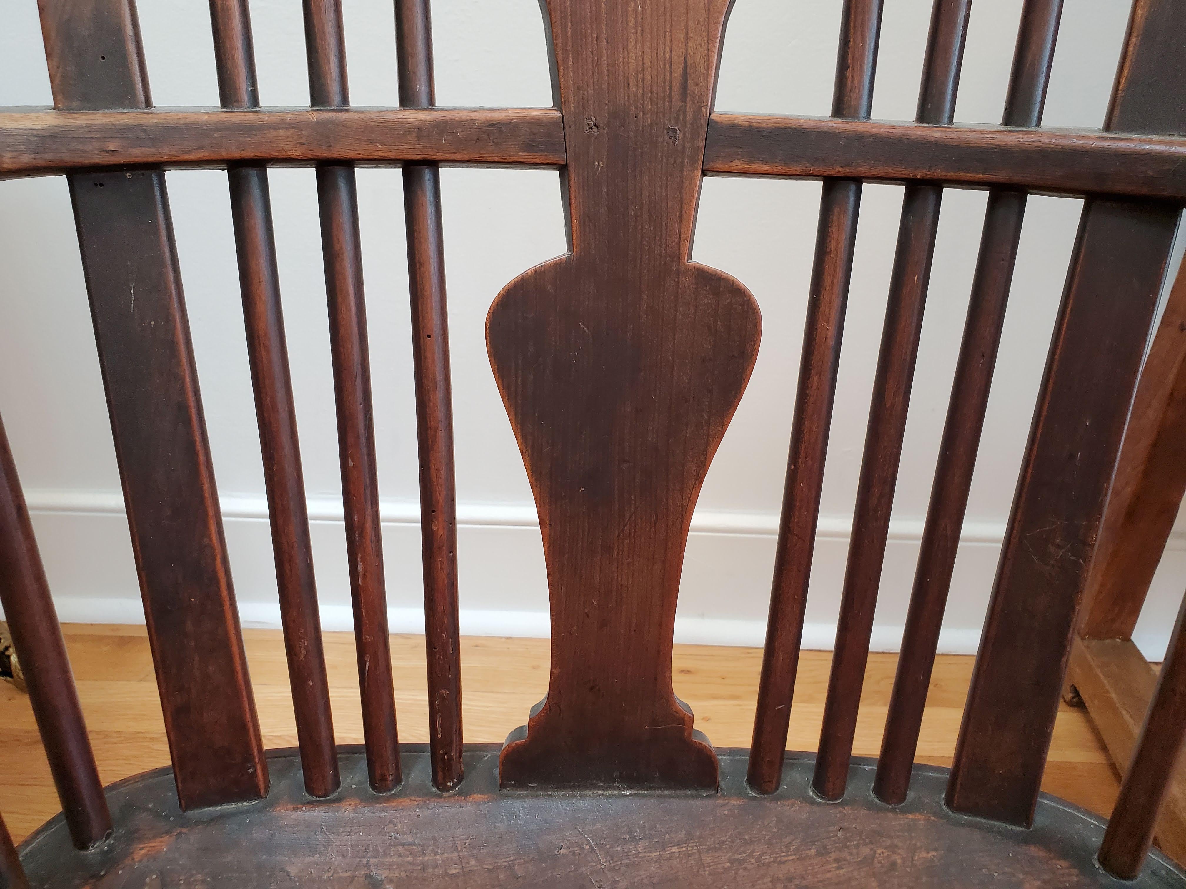 Small 18th Century English Comb Back Windsor Armchair Made of Elm, Ash & Walnut For Sale 2