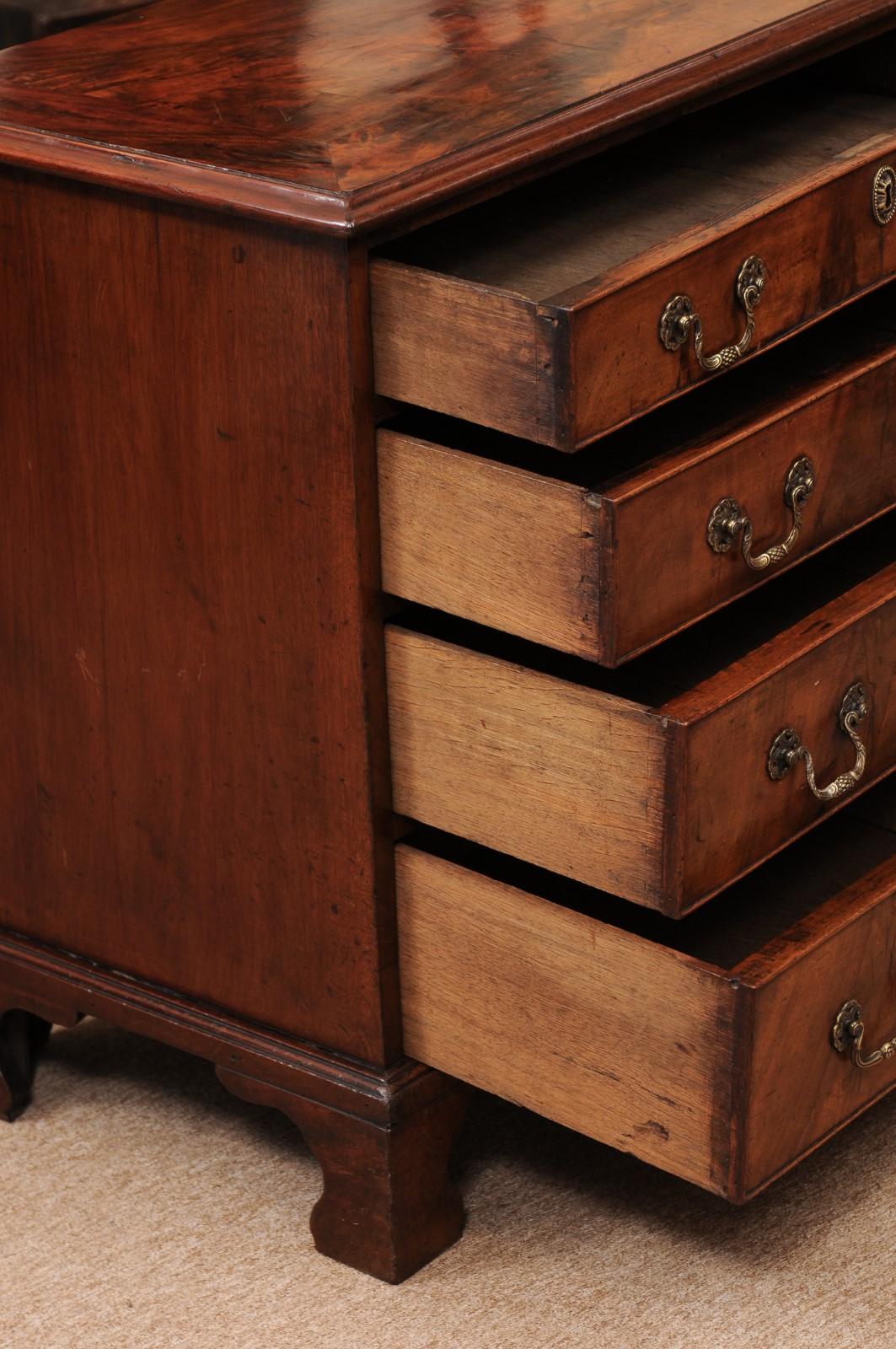18th Century and Earlier Small 18th Century English Mahogany Bachelor’s Chest with 4 Drawers and Bracket For Sale