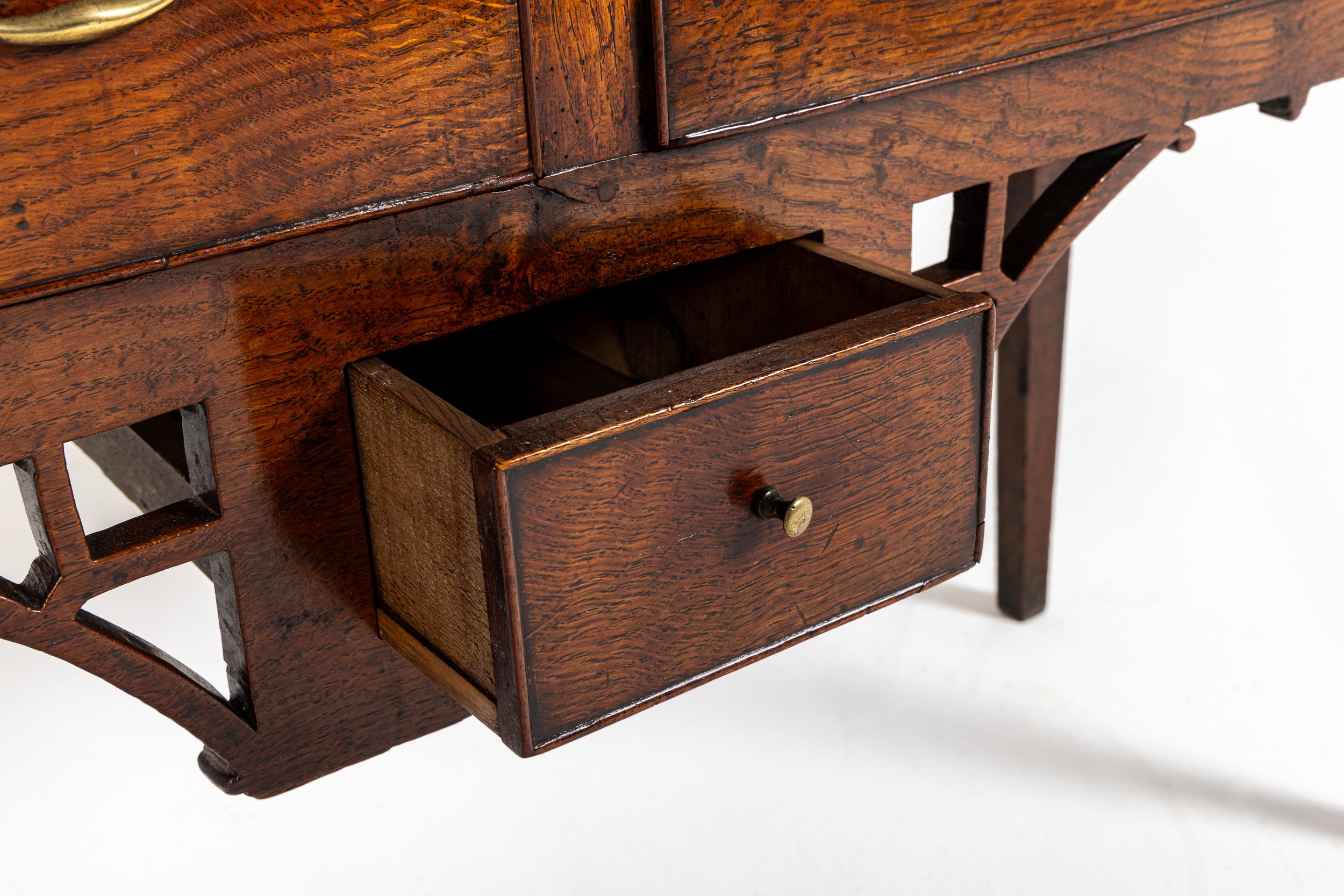 Small 18th Century English Oak Dresser Base For Sale 2
