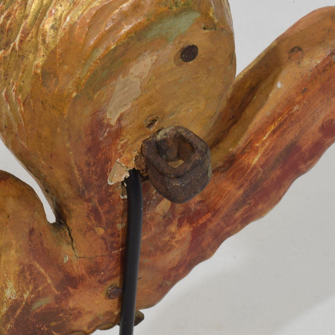 Kleiner geschnitzter Engelskopf mit Flügeln aus Giltwood im französischen Barock des 18. im Angebot 9