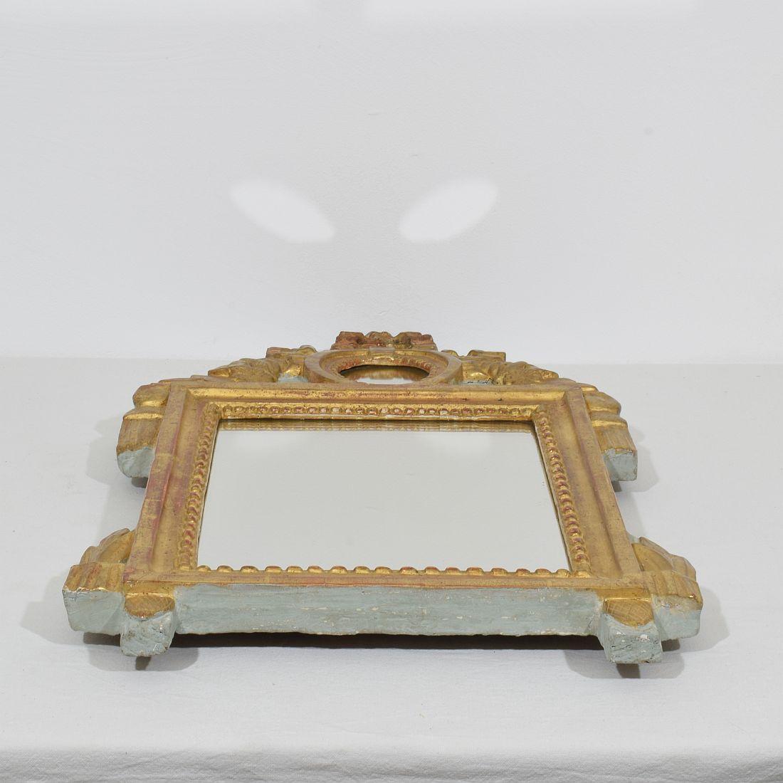 Kleiner französischer Giltwood-Spiegel im Louis-XVI-Stil aus dem 18. im Angebot 11