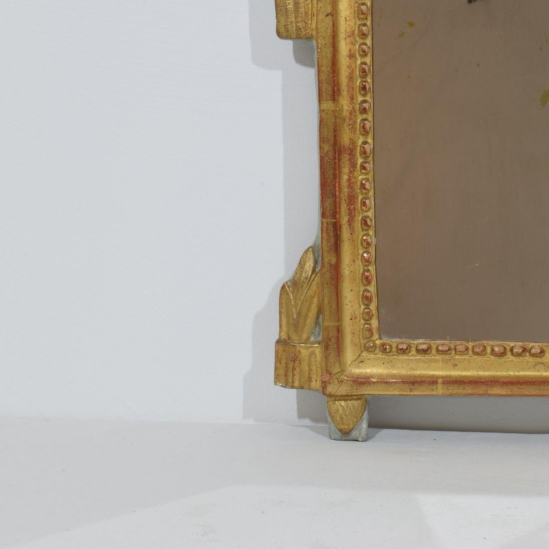Kleiner französischer Giltwood-Spiegel im Louis-XVI-Stil aus dem 18. im Zustand „Gut“ im Angebot in Buisson, FR