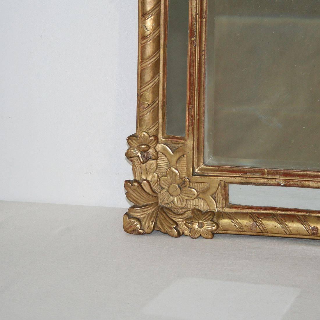 Small 18th Century French Louis XV Baroque Giltwood Mirror In Fair Condition In Buisson, FR