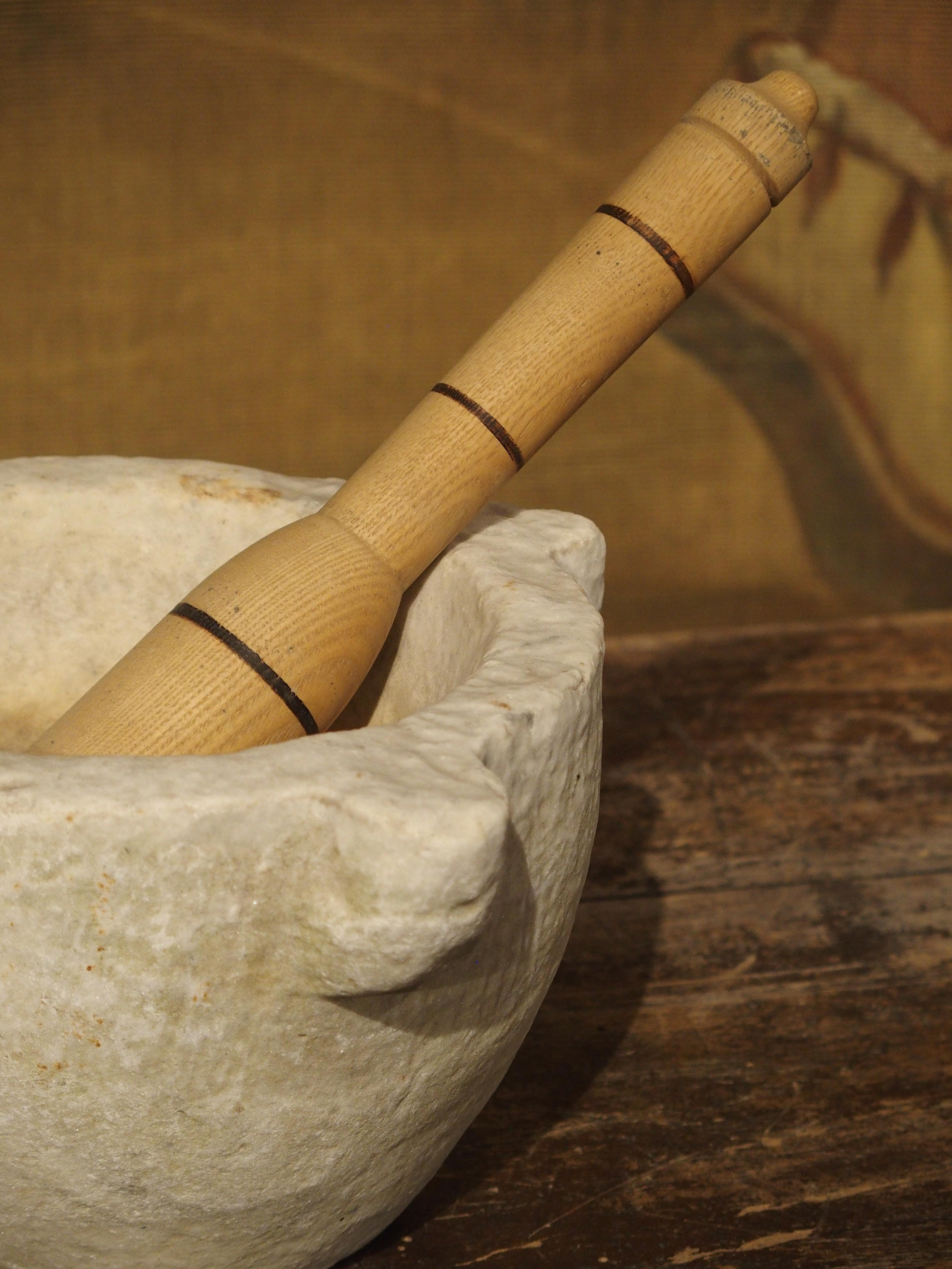 Small 18th Century French White Marble Mortar and Pestle In Good Condition In Dallas, TX