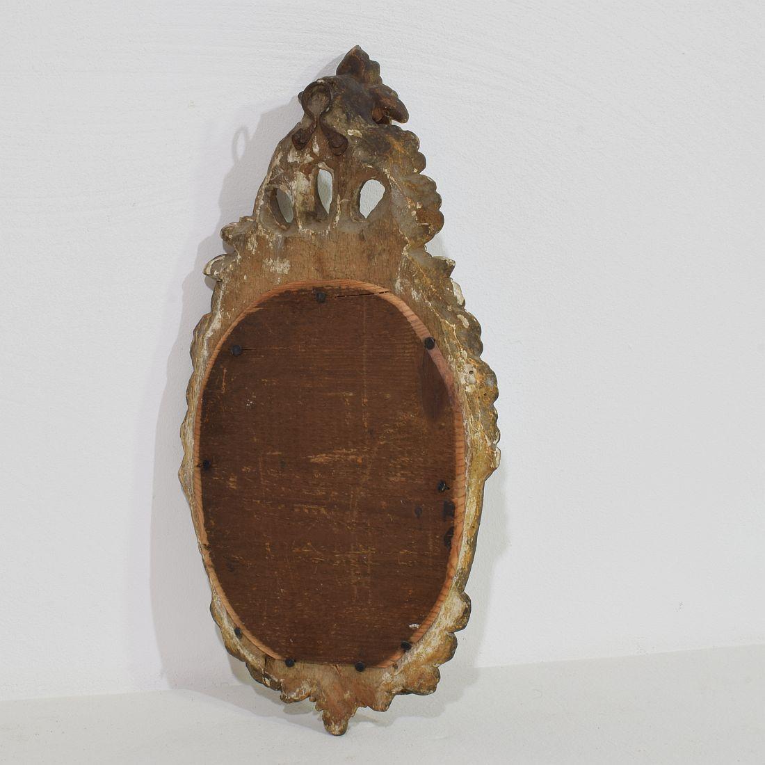 Kleiner geschnitzter Holzspiegel im italienischen Barock des 18. 7