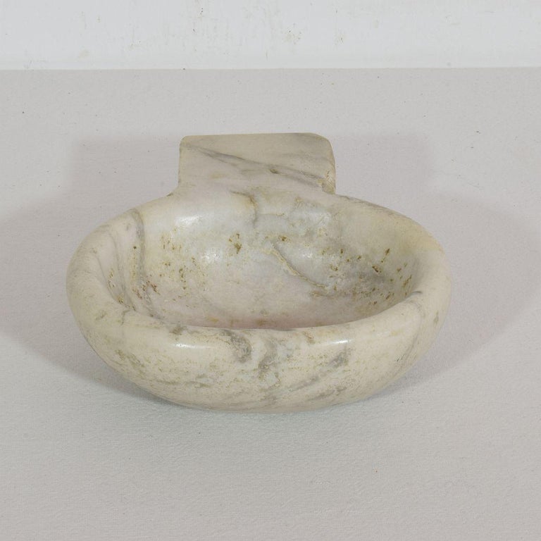 Hand-Carved Small 18th Century Italian Baroque Marble Holy Water Font or Stoup For Sale