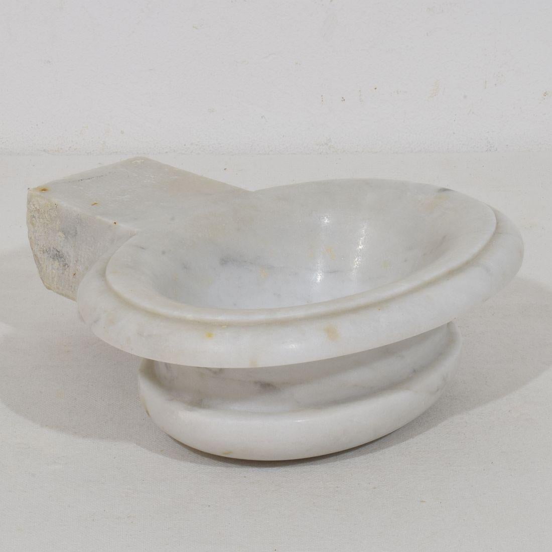 Hand-Carved Small 18th Century Italian Baroque Marble Holy Water Font or Stoup For Sale