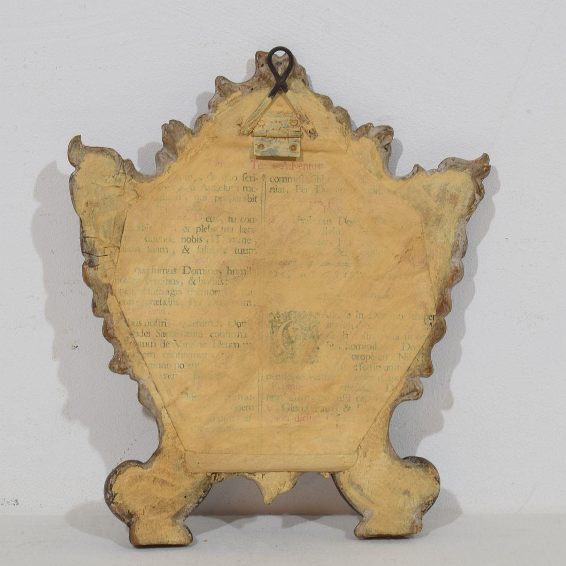 Kleiner, italienischer handgeschnitzter, vergoldeter Barockspiegel aus dem 18. im Angebot 1