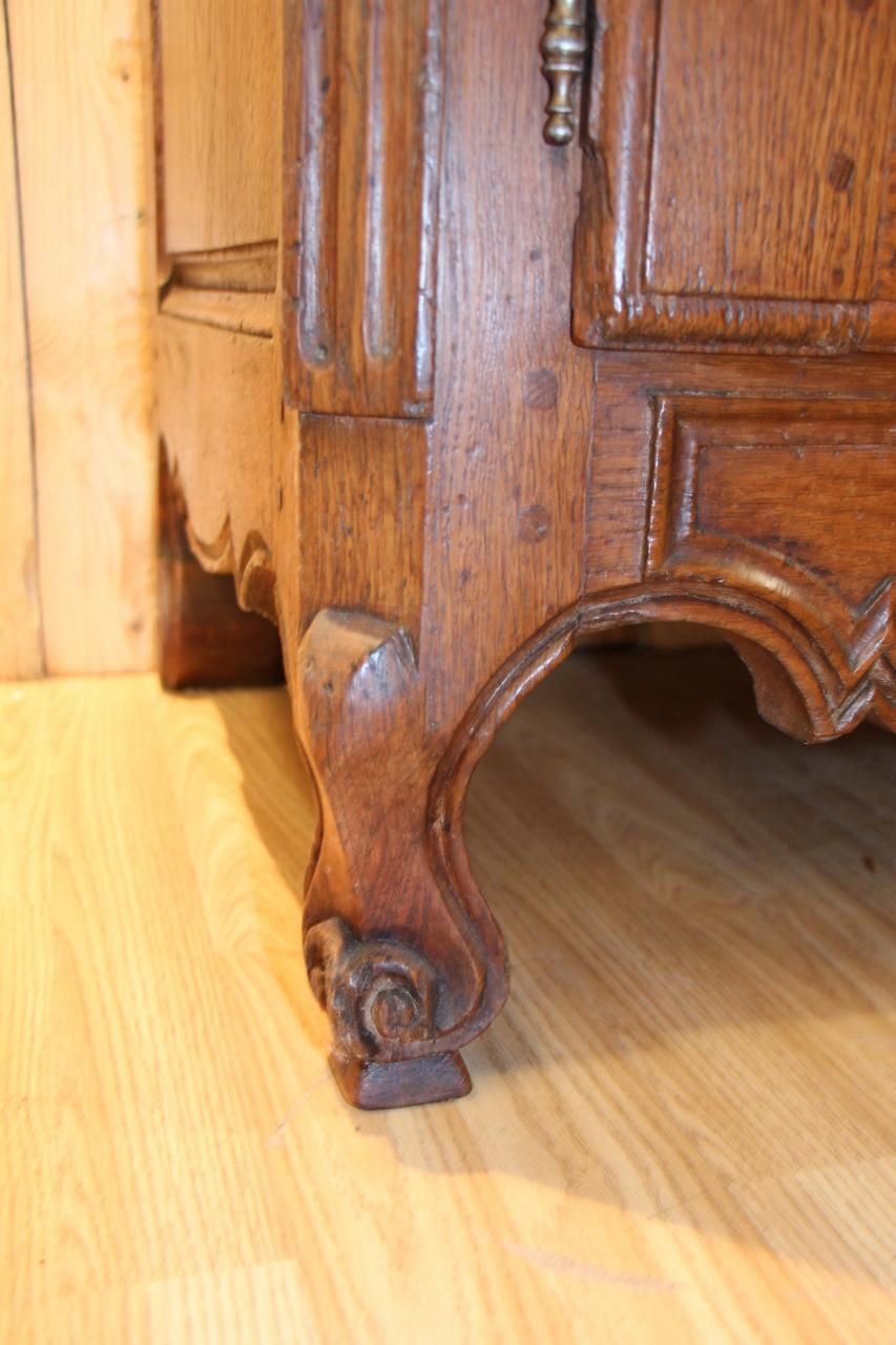 Wood Small 18th Century Lorraine Dresser For Sale