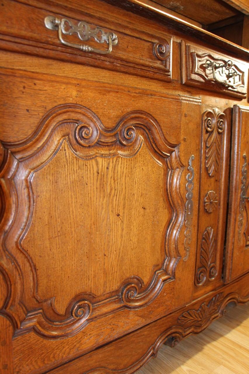Small 18th Century Lorraine Dresser For Sale 1