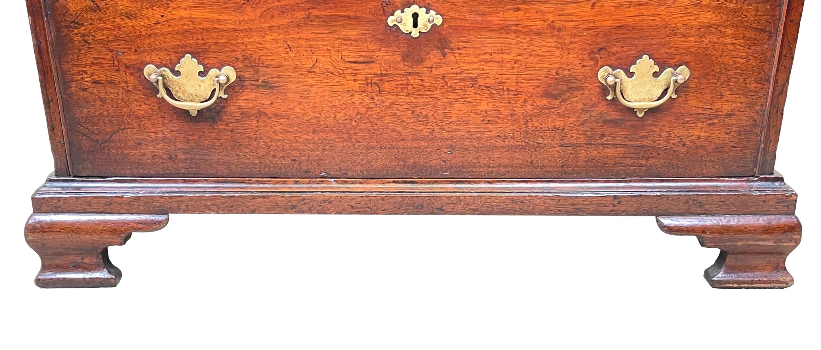 Small 18th Century Mahogany Chest For Sale 2