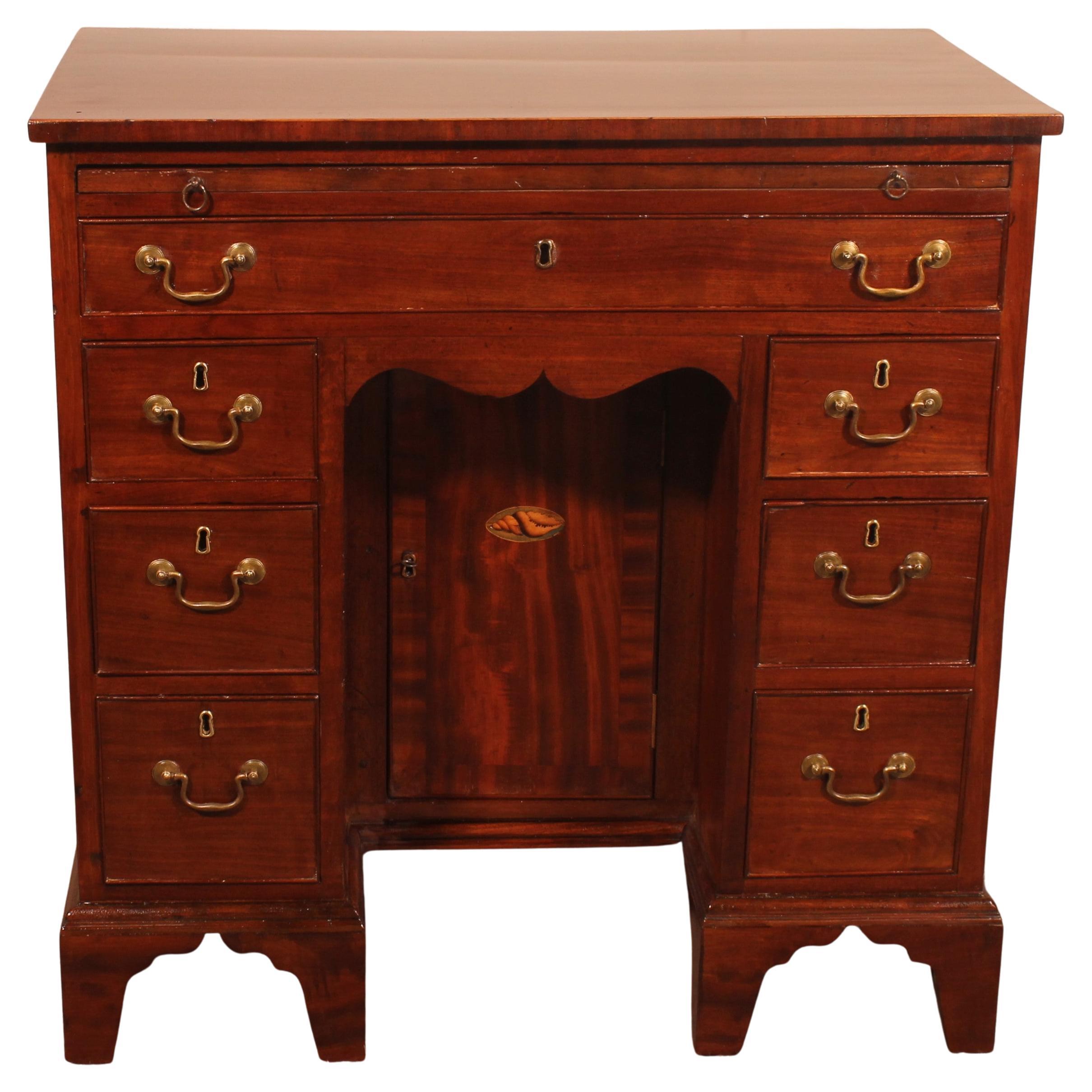 Small 18th Century Mahogany Kneehole Desk George III For Sale