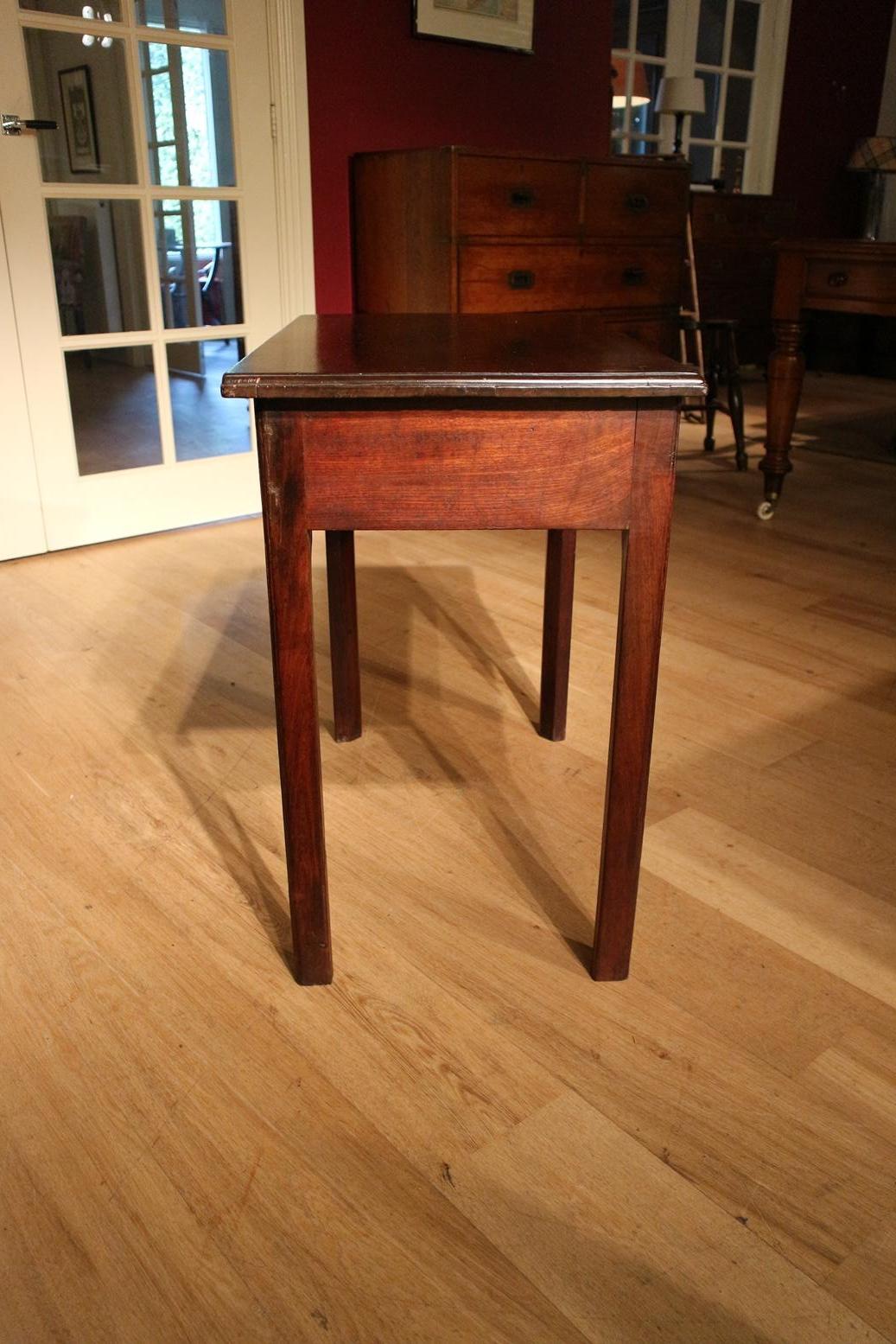 Small 18th Century Mahogany Side Table 3