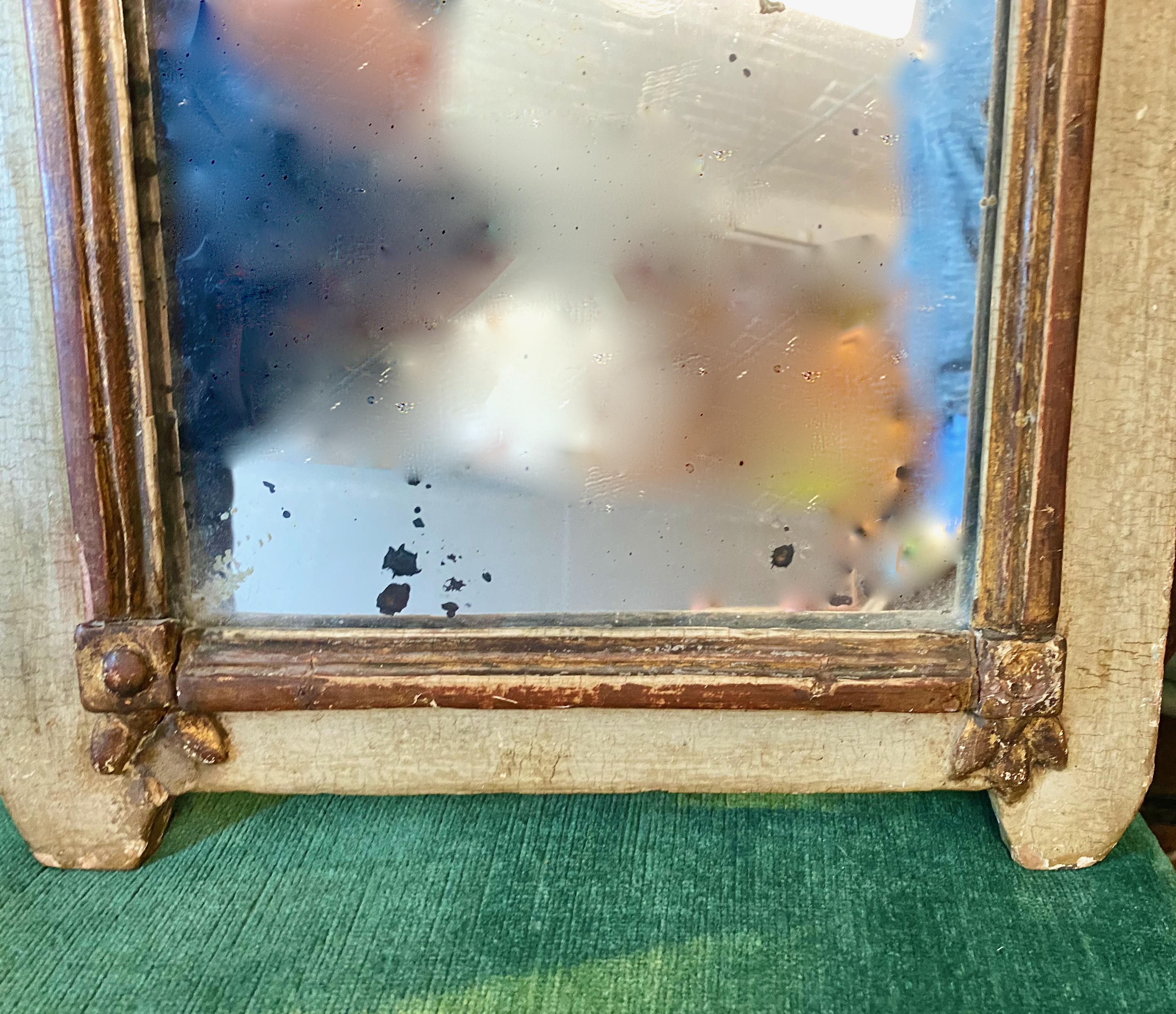 Small 18th Century Neoclassical Marriage Mirror In Good Condition For Sale In Pasadena, CA