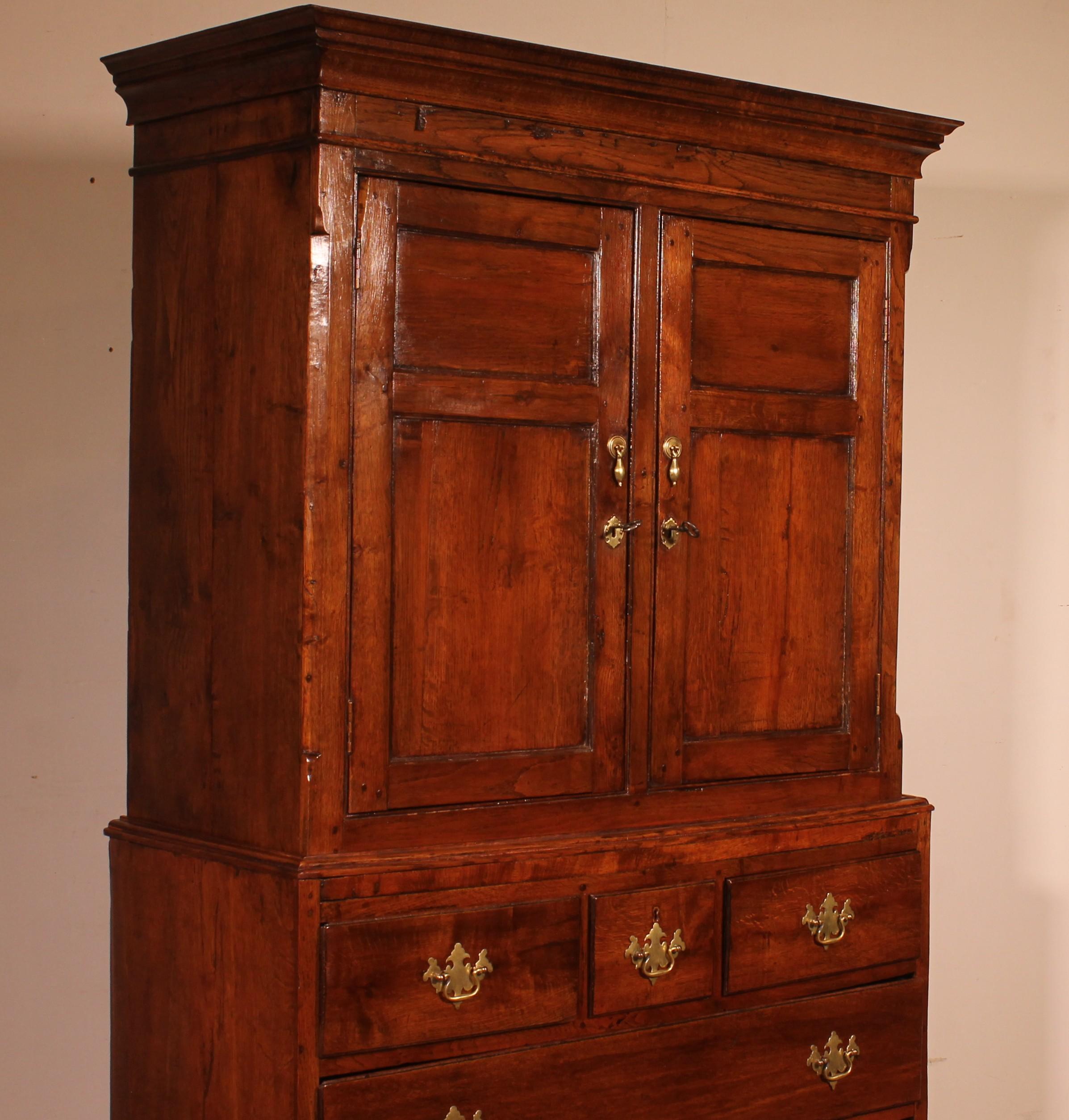 Fino al XVIII secolo Piccola pressa per biancheria in Oak del XVIII secolo in vendita