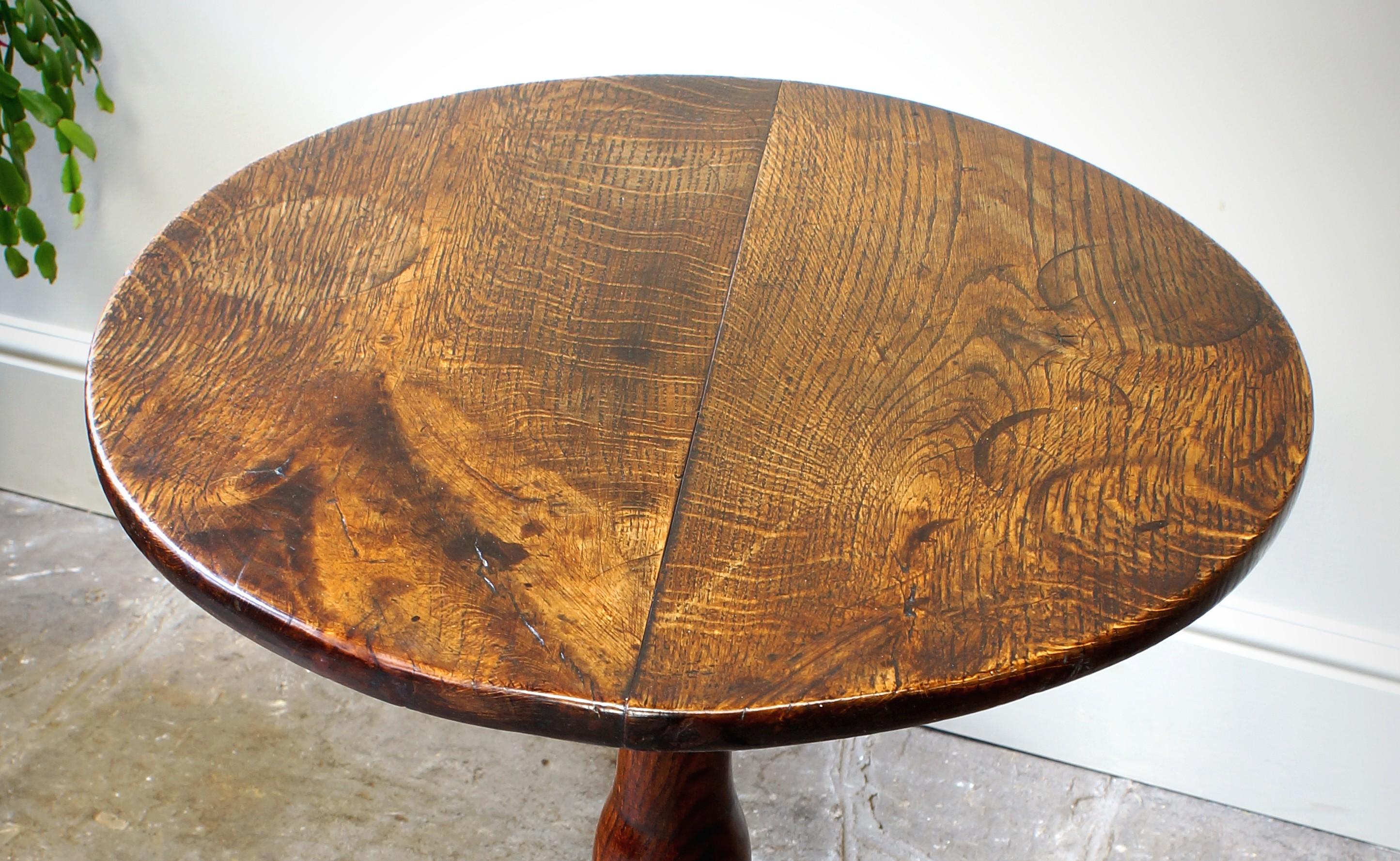Small 18th Century Oak Tripod Table For Sale 5