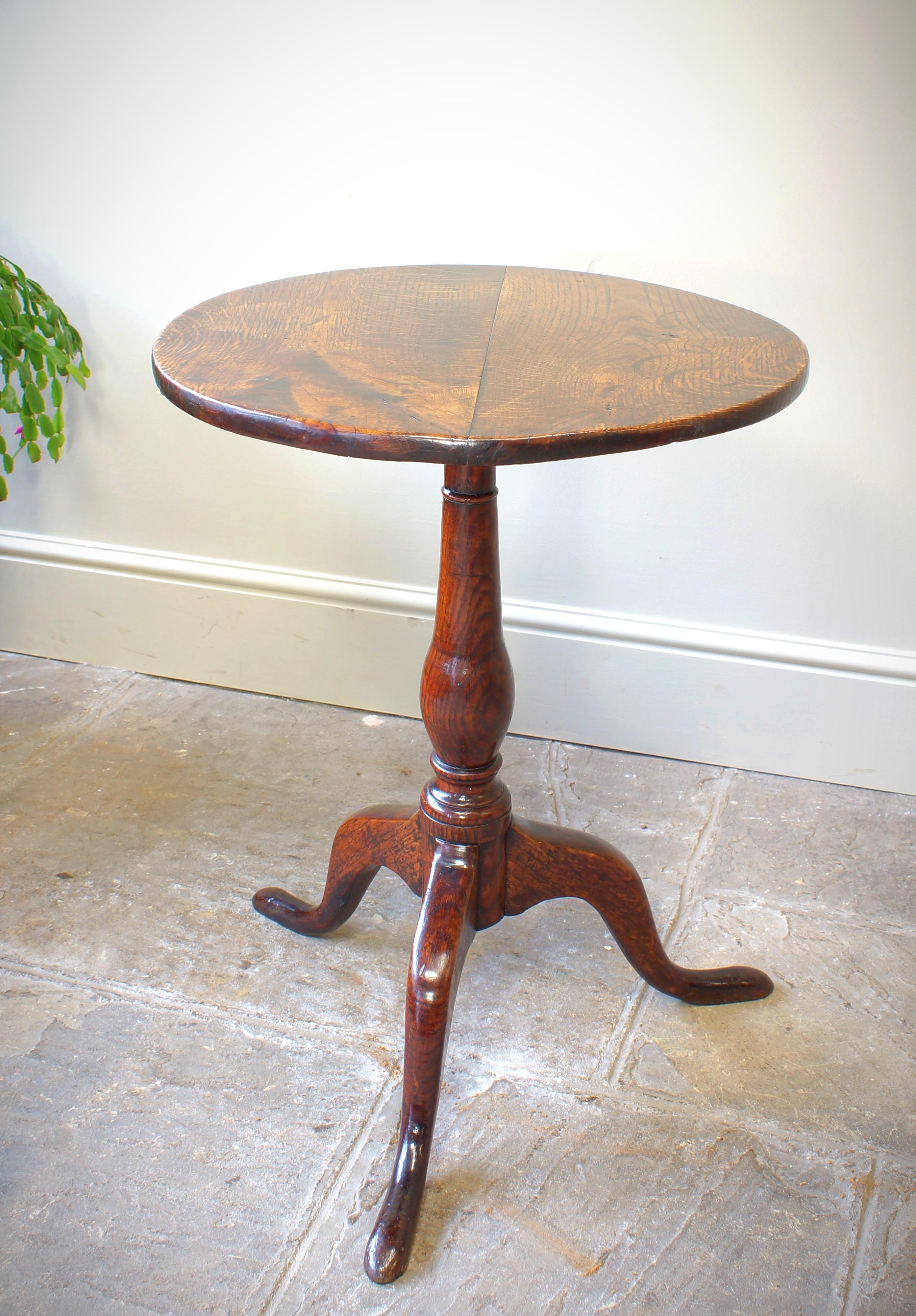 Small 18th Century Oak Tripod Table In Good Condition For Sale In Skipton, GB