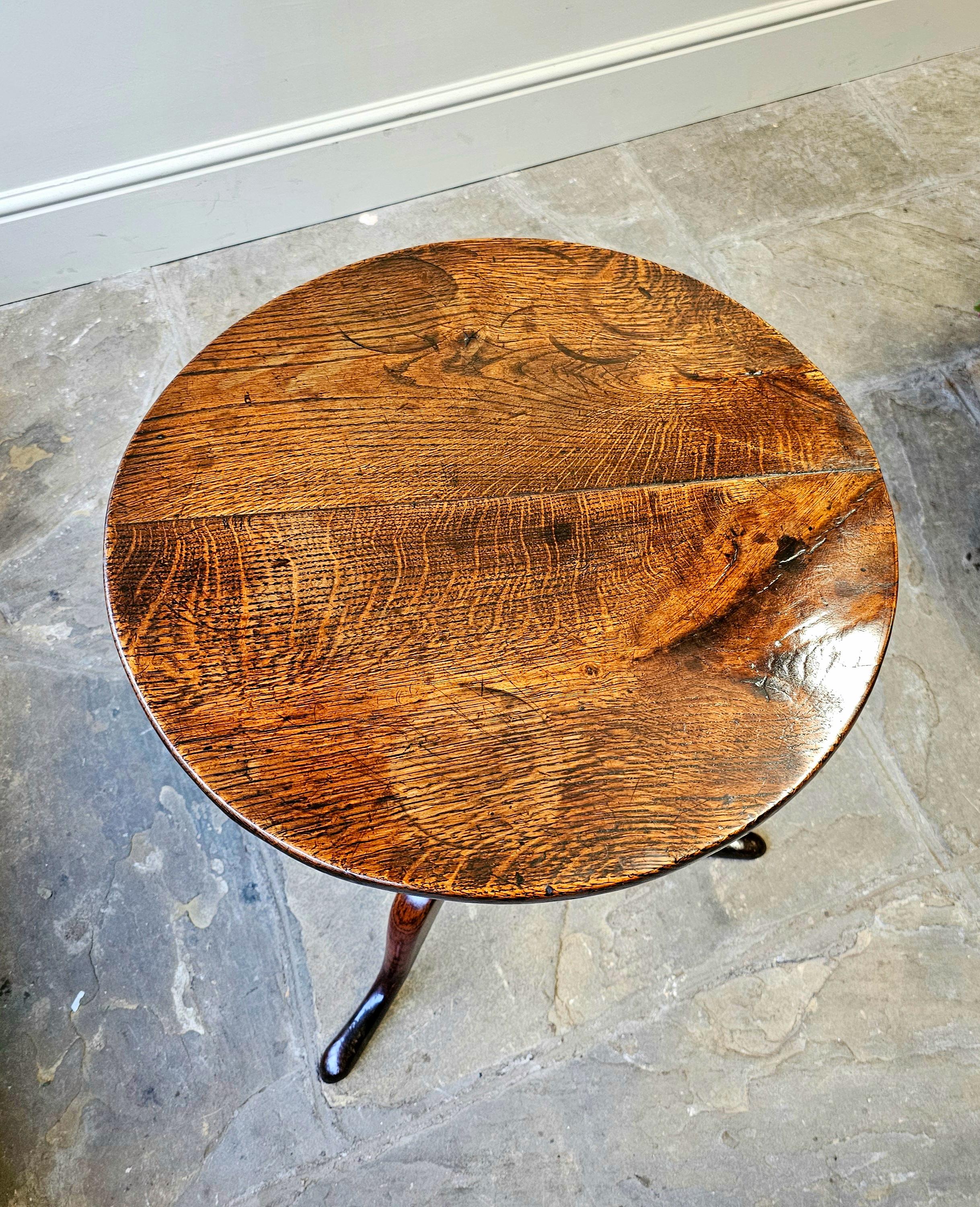 Small 18th Century Oak Tripod Table For Sale 2