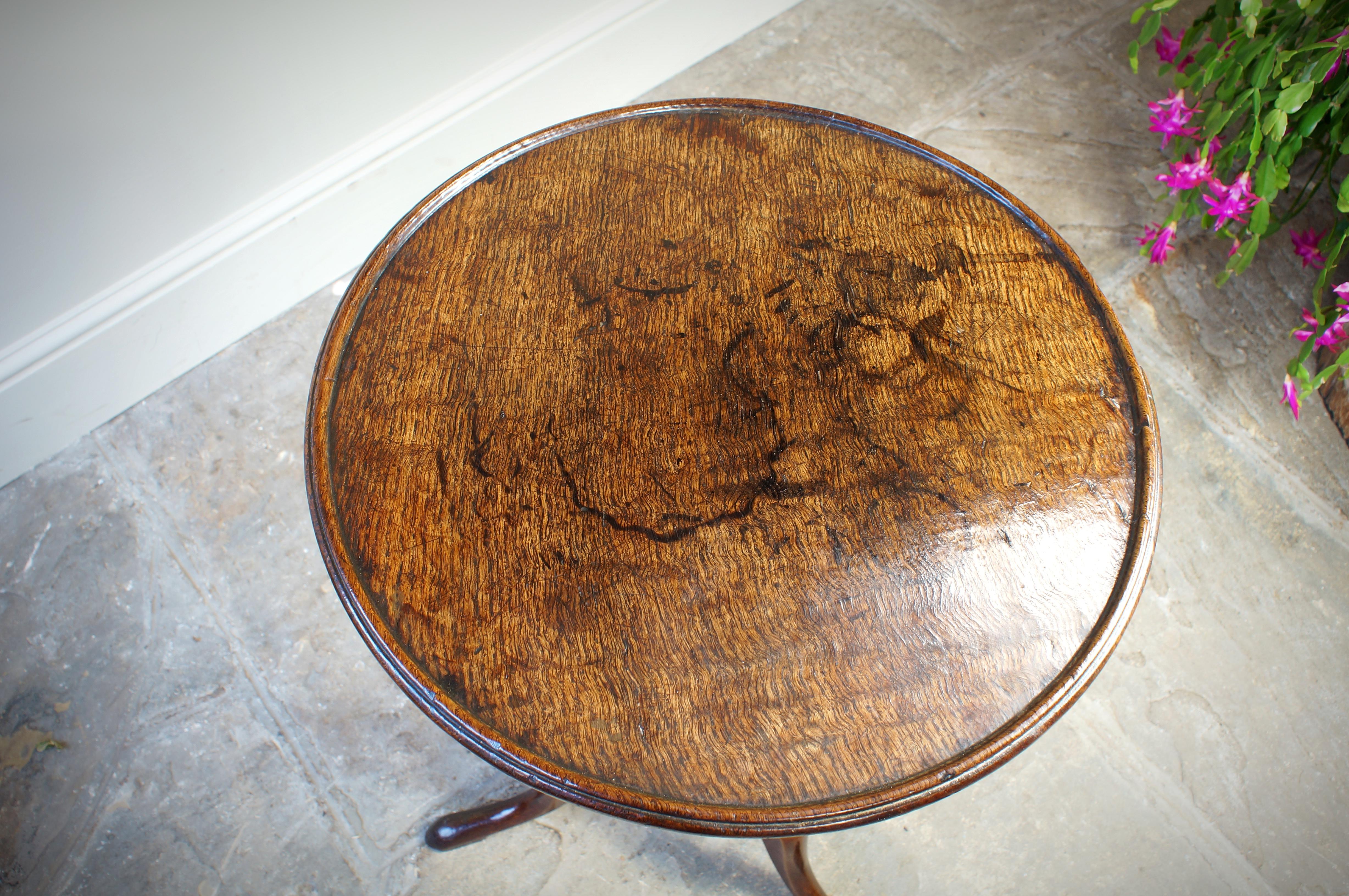 Small 18th Century Oak Tripod Table For Sale 3