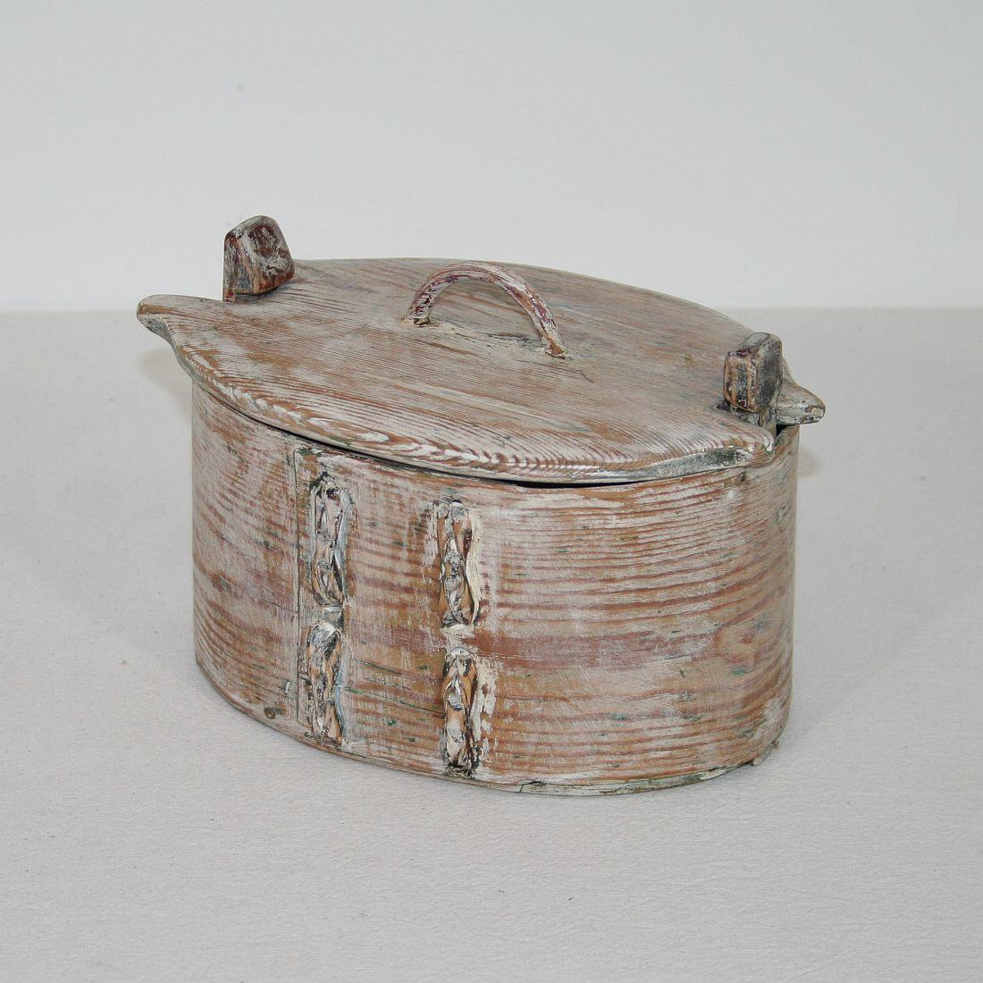 Beautiful Swedish bentwood box that once was used for storage. Real rare piece,
Sweden, circa 1750. Weathered and small losses.