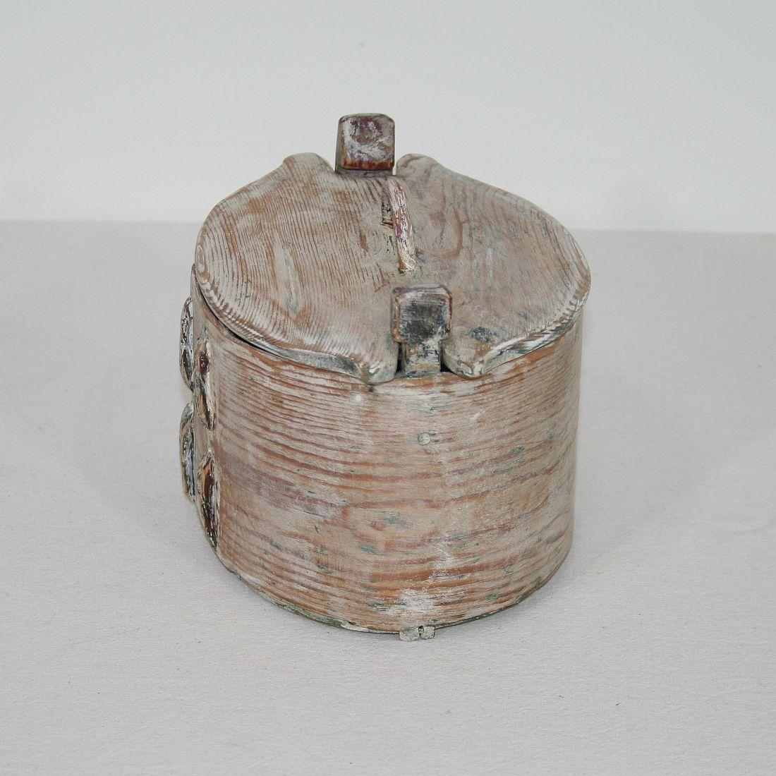 Small 18th Century Swedish Folk Art Bentwood Box 1