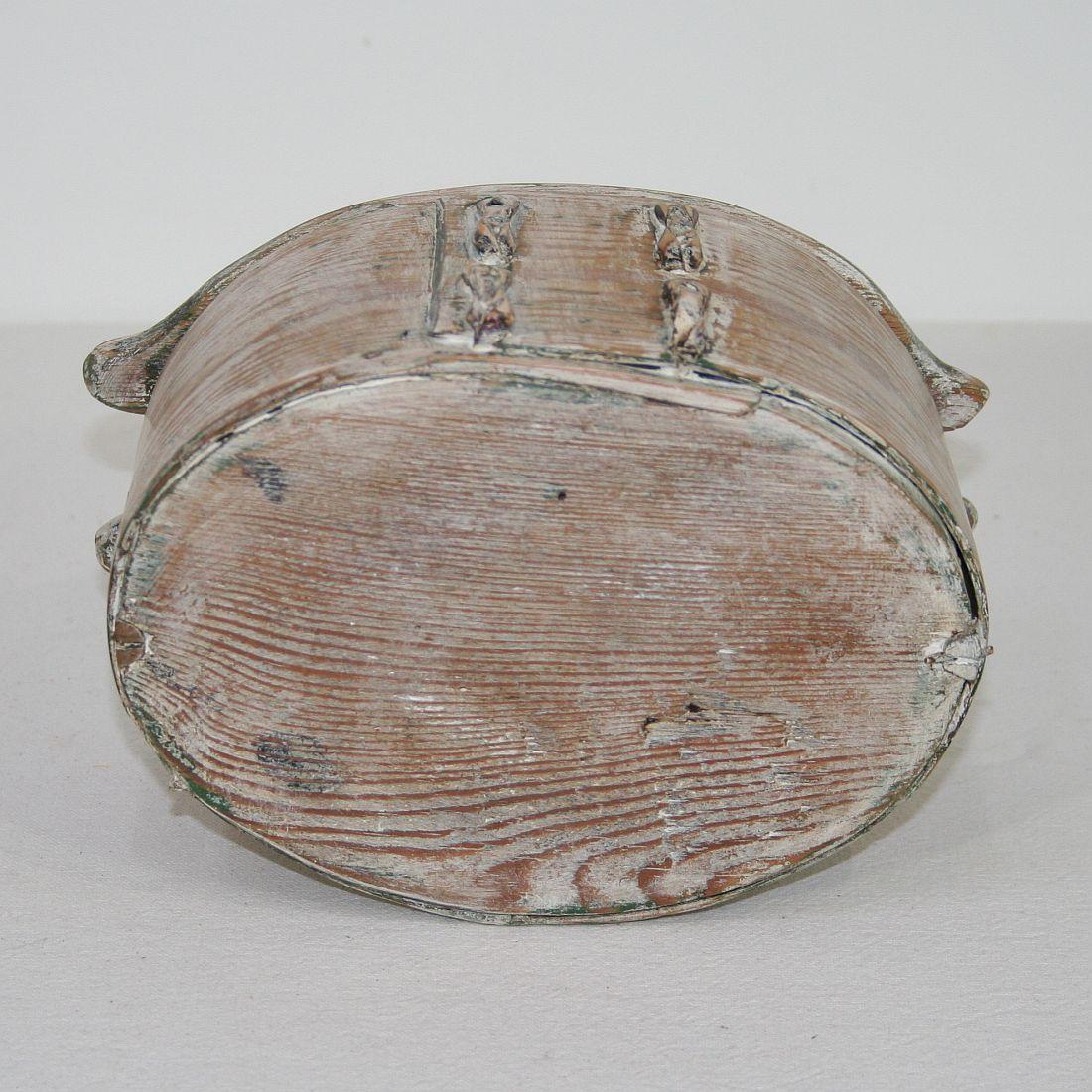 Small 18th Century Swedish Folk Art Bentwood Box 3