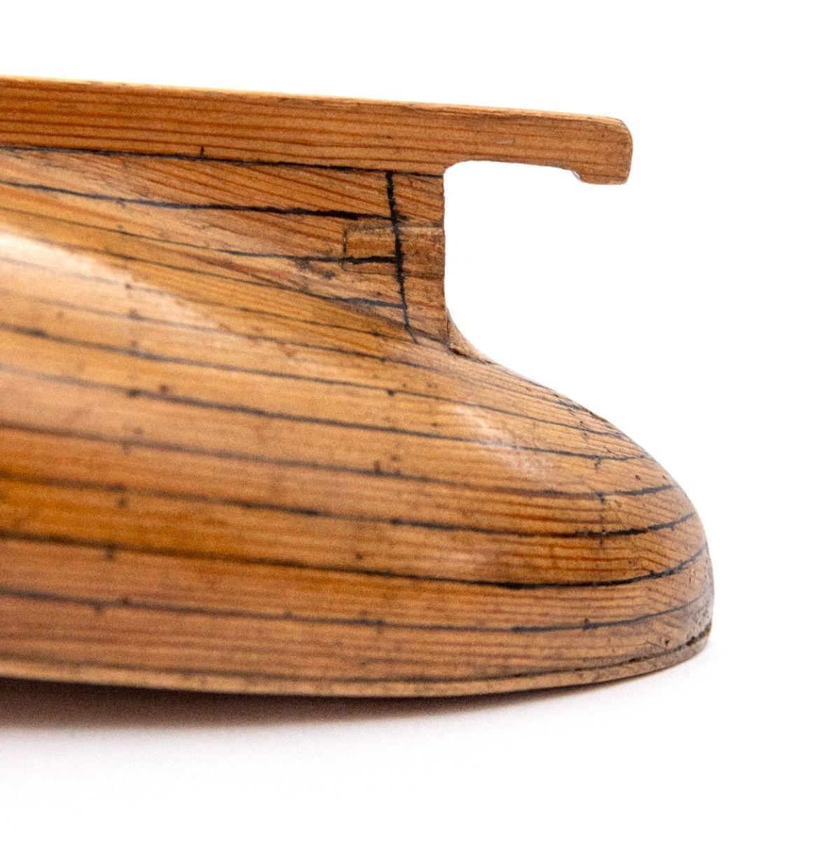 Small 1920s Danish Shipyard Model in Pine In Good Condition For Sale In Kastrup, DK