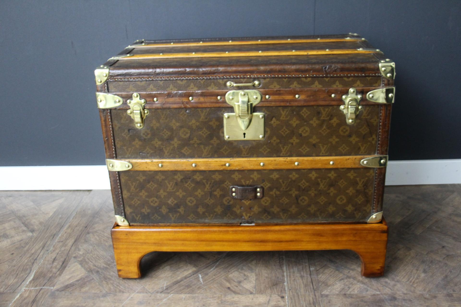 French Small 1920s Louis Vuitton Monogram Steamer Trunk  , 60 cm Vuitton Trunk For Sale