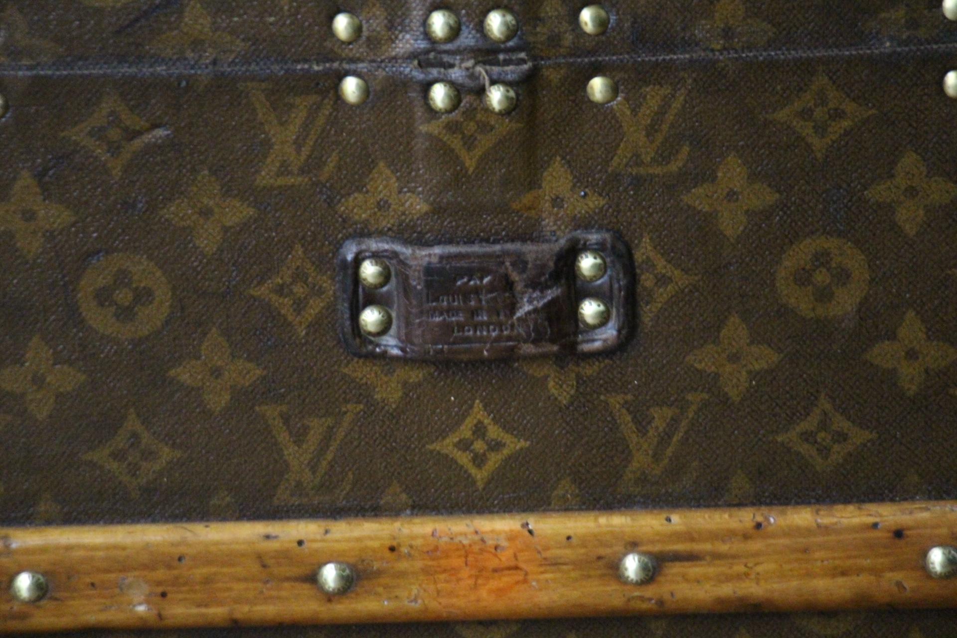 Small 1920s Louis Vuitton Monogram Steamer Trunk  , 60 cm Vuitton Trunk For Sale 1