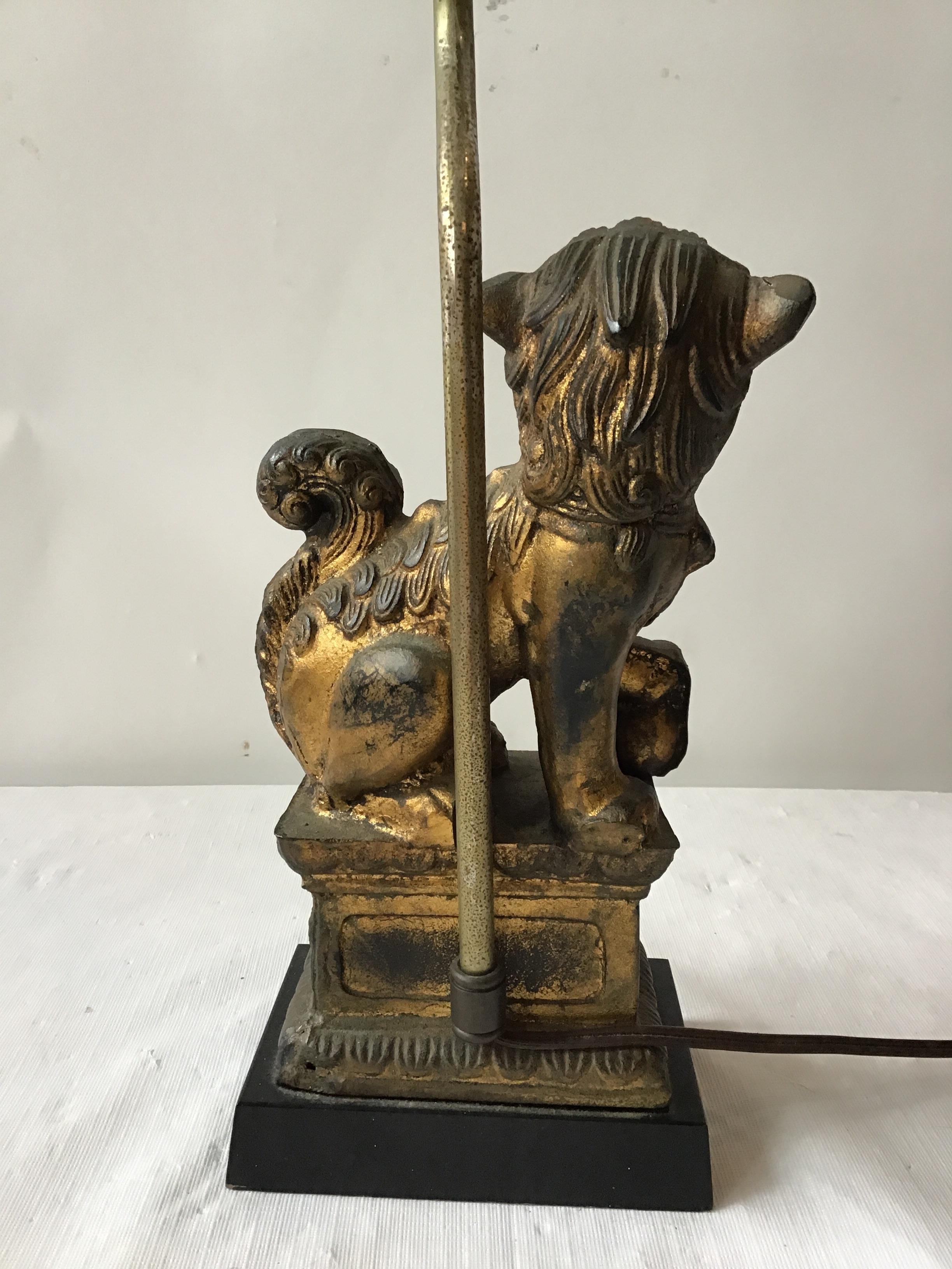 Small Gilt Metal Foo Dog Lamp, 1950s In Good Condition In Tarrytown, NY