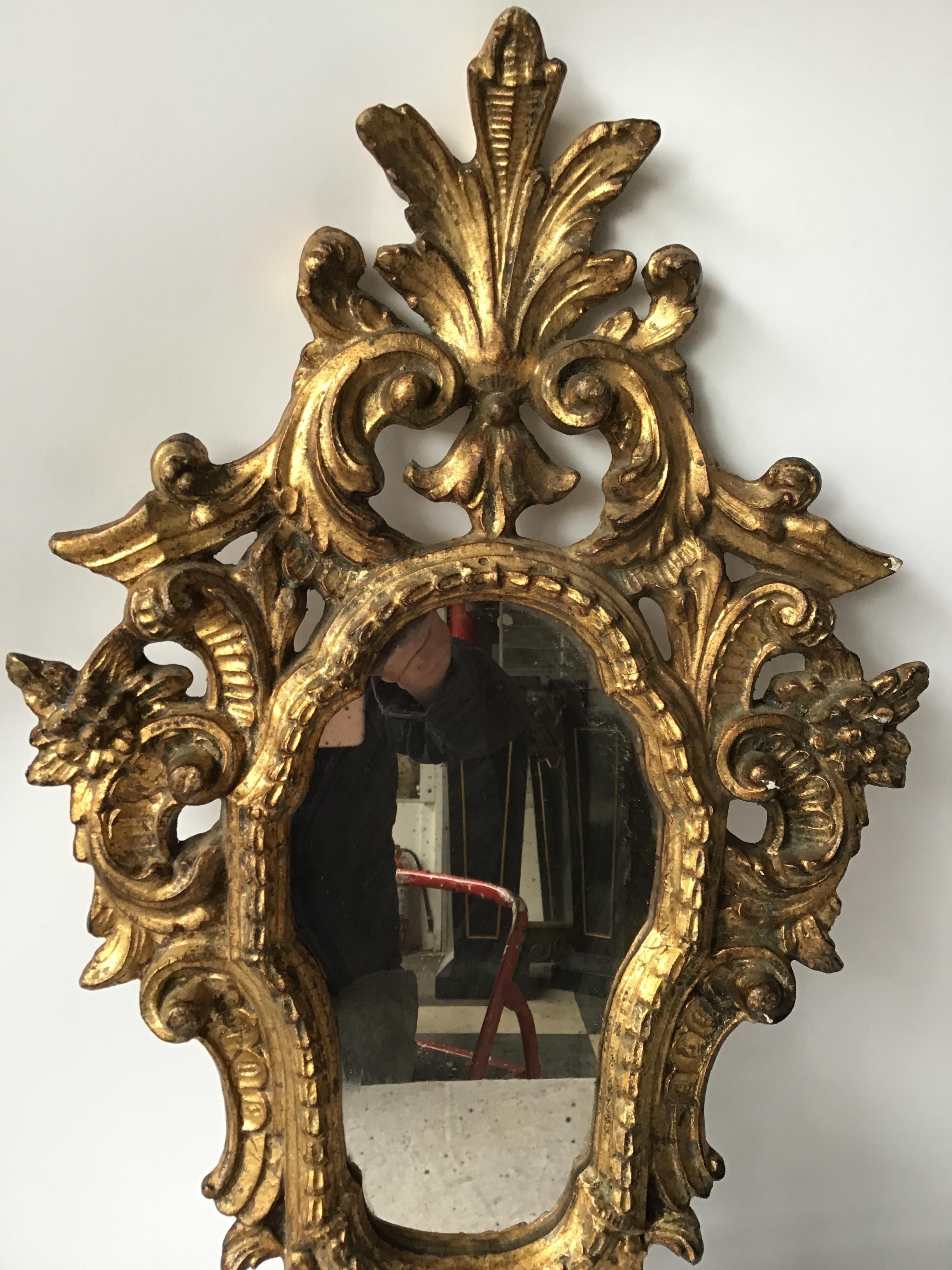 Small 1950s Italian Hand Carved Giltwood Mirror In Good Condition In Tarrytown, NY