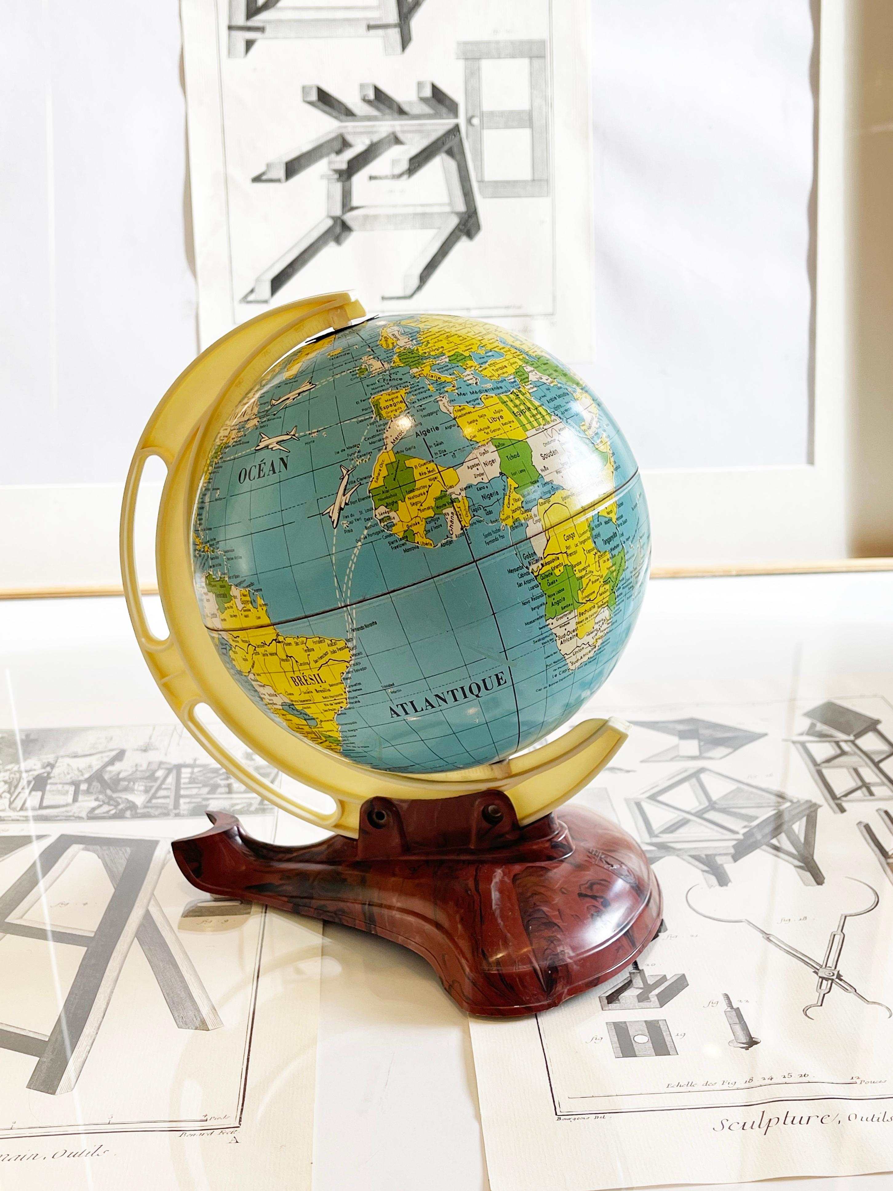 Small 1950s Tin Toy Globe Lithography Print French, Wavy Base, by MS, Germany In Good Condition For Sale In Andernach, DE