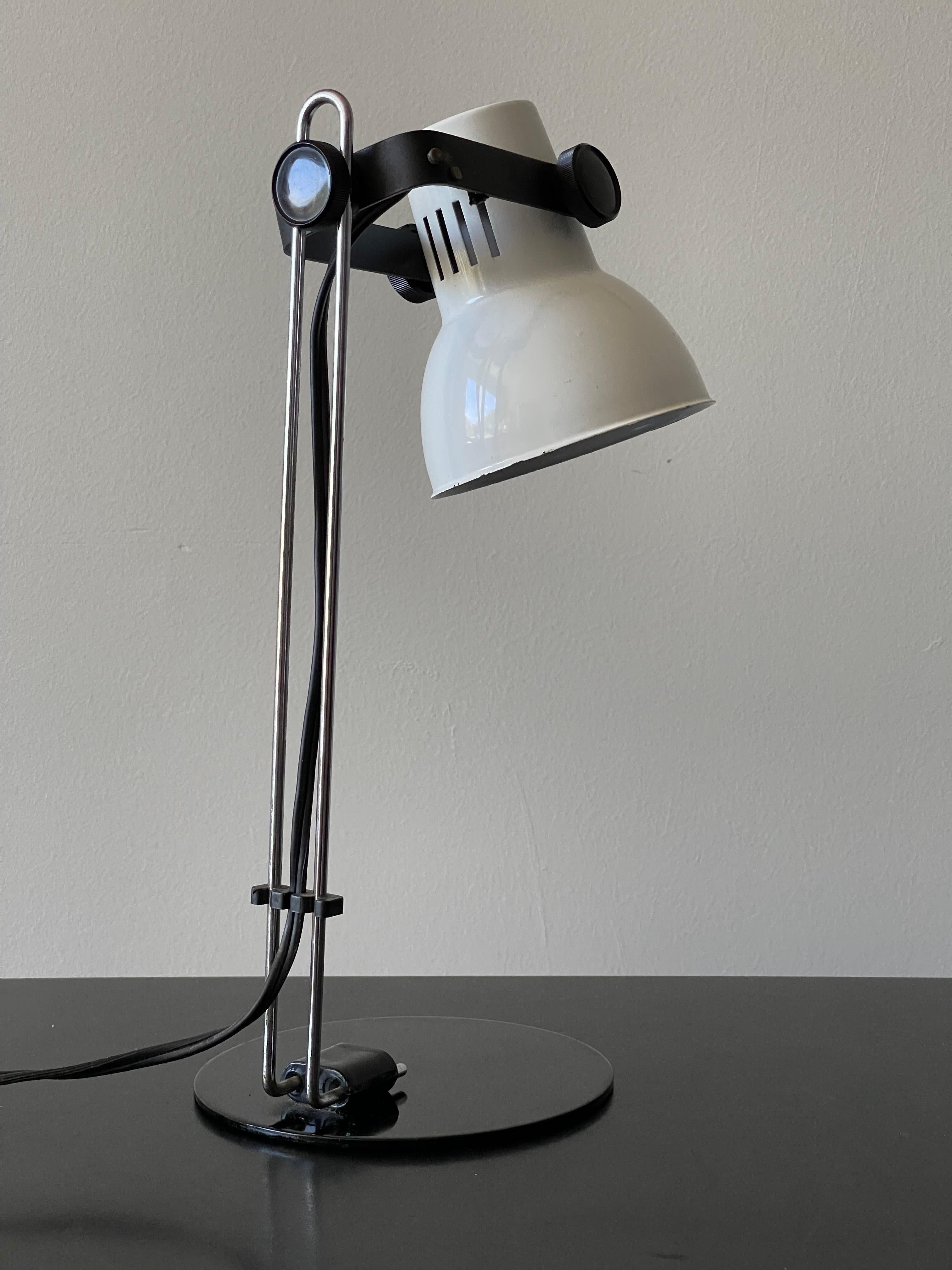 Small 1960’s Architectural Articulating Desk Lamp 4