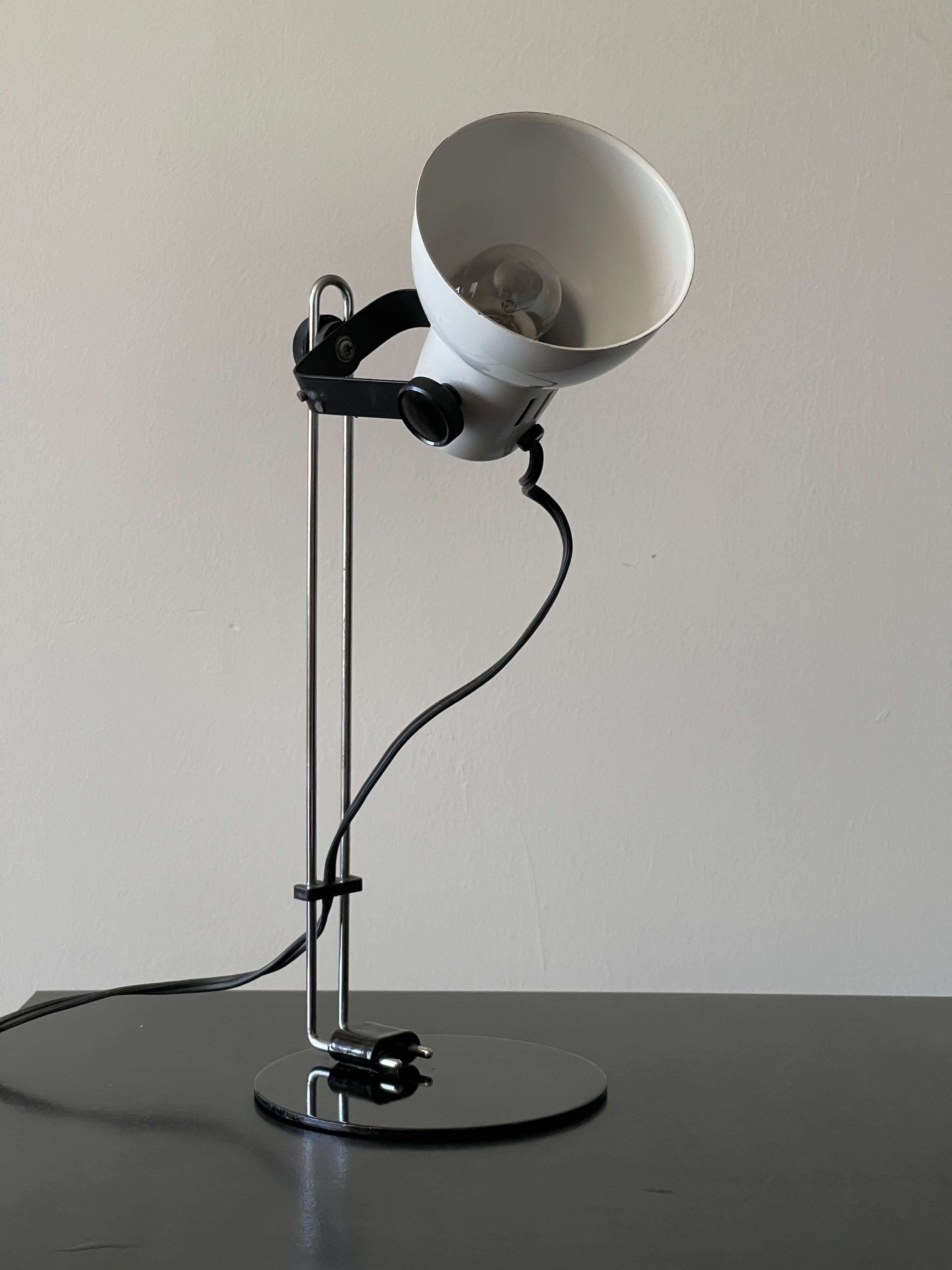Small 1960’s Architectural Articulating Desk Lamp 6