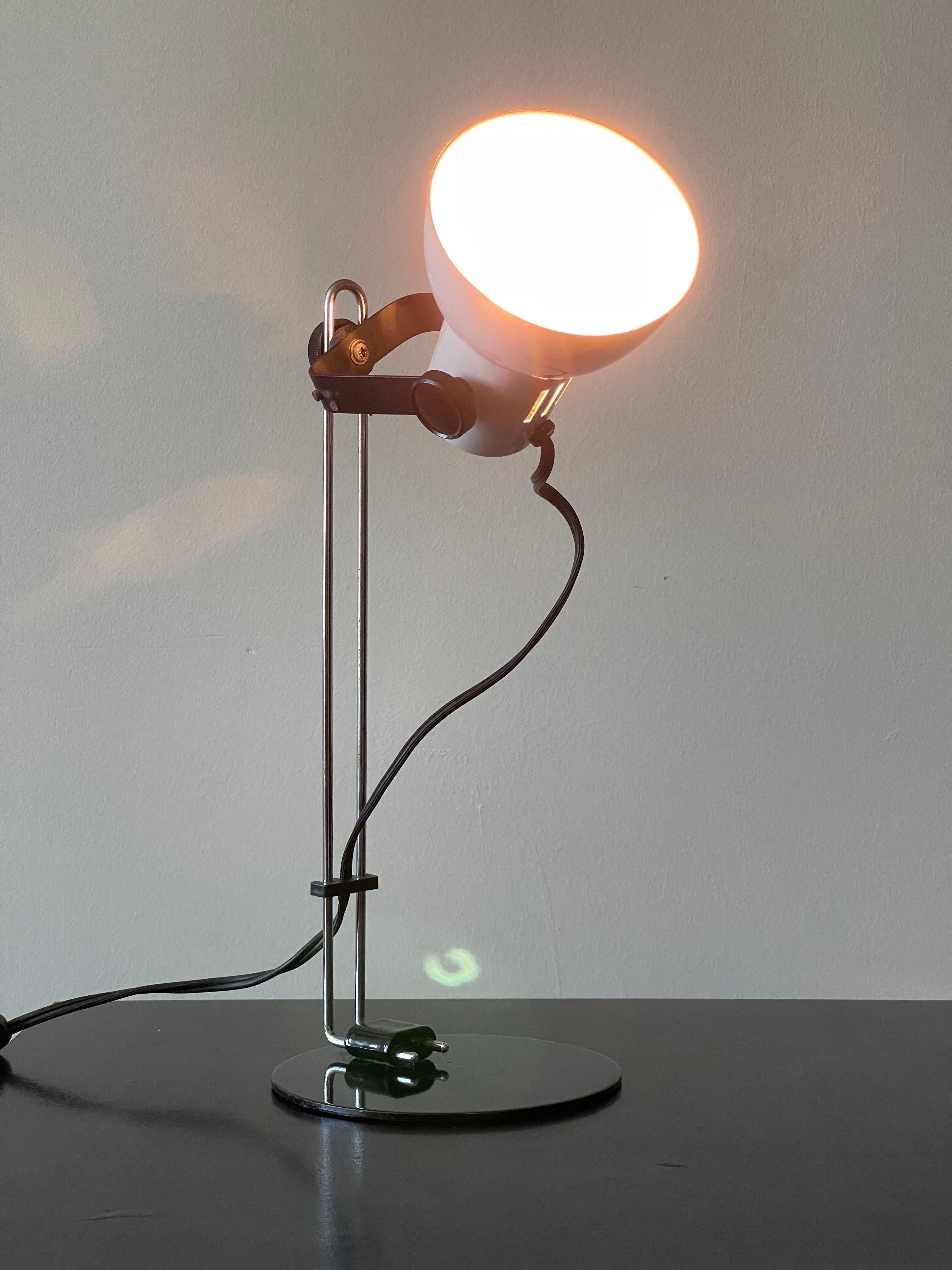 Small 1960’s Architectural Articulating Desk Lamp 7