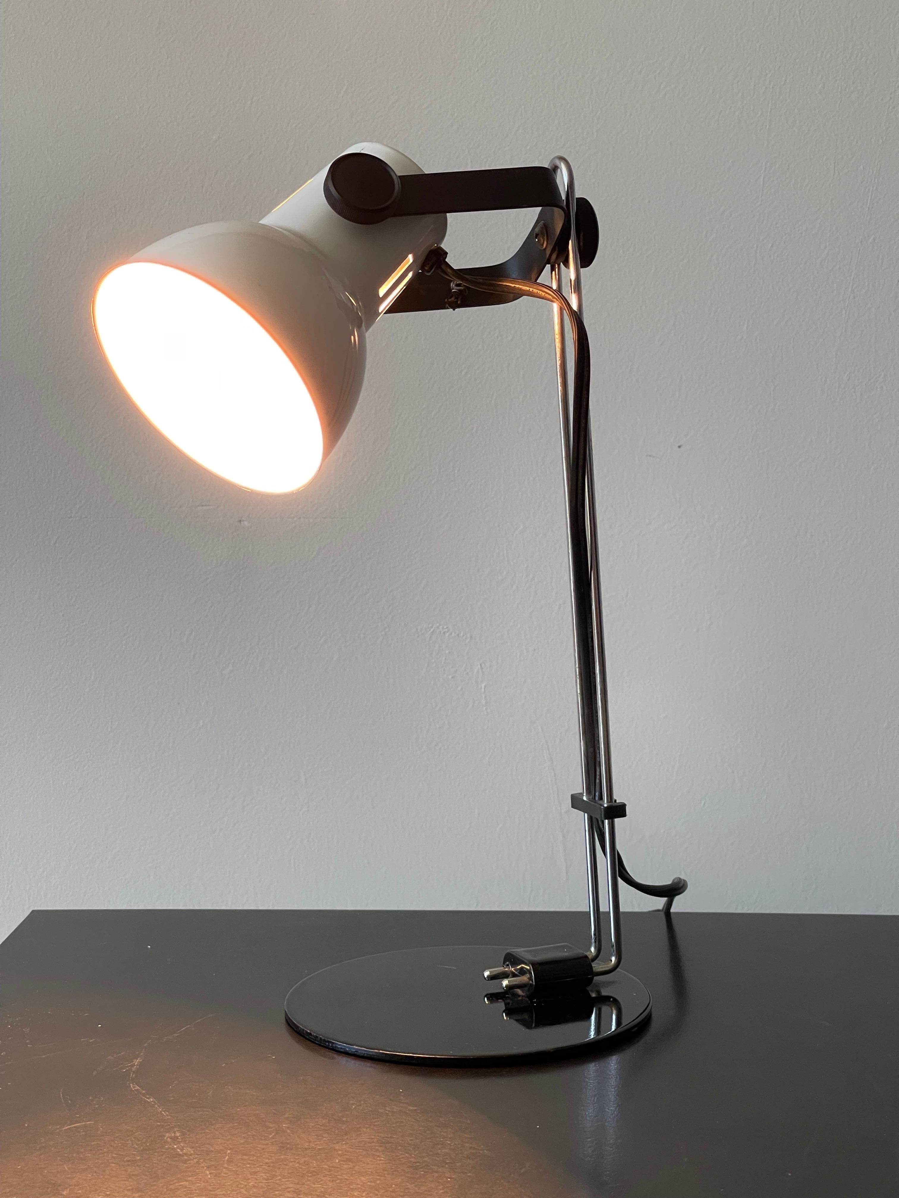 Small 1960’s Architectural Articulating Desk Lamp In Good Condition In Framingham, MA