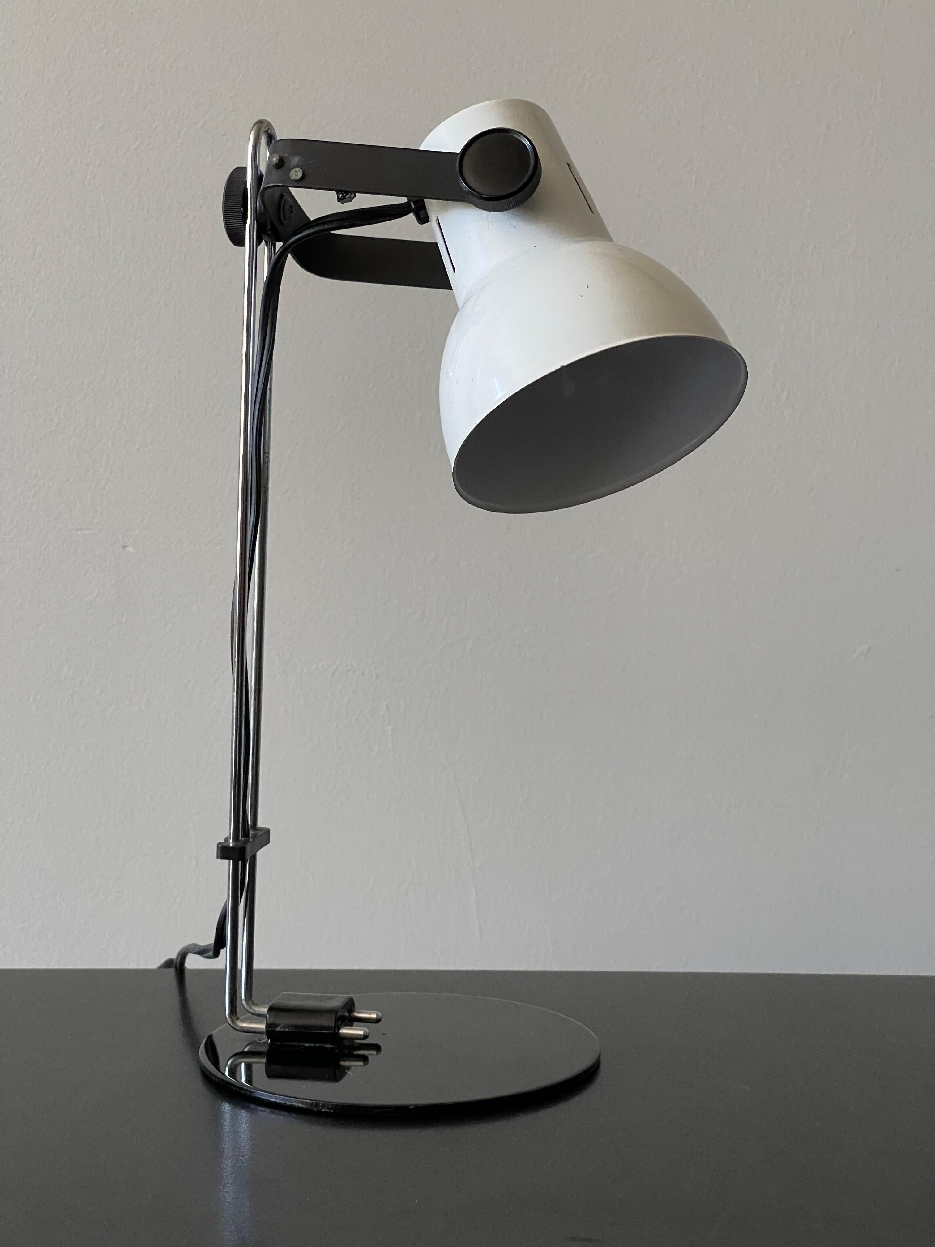 Small 1960’s Architectural Articulating Desk Lamp 1