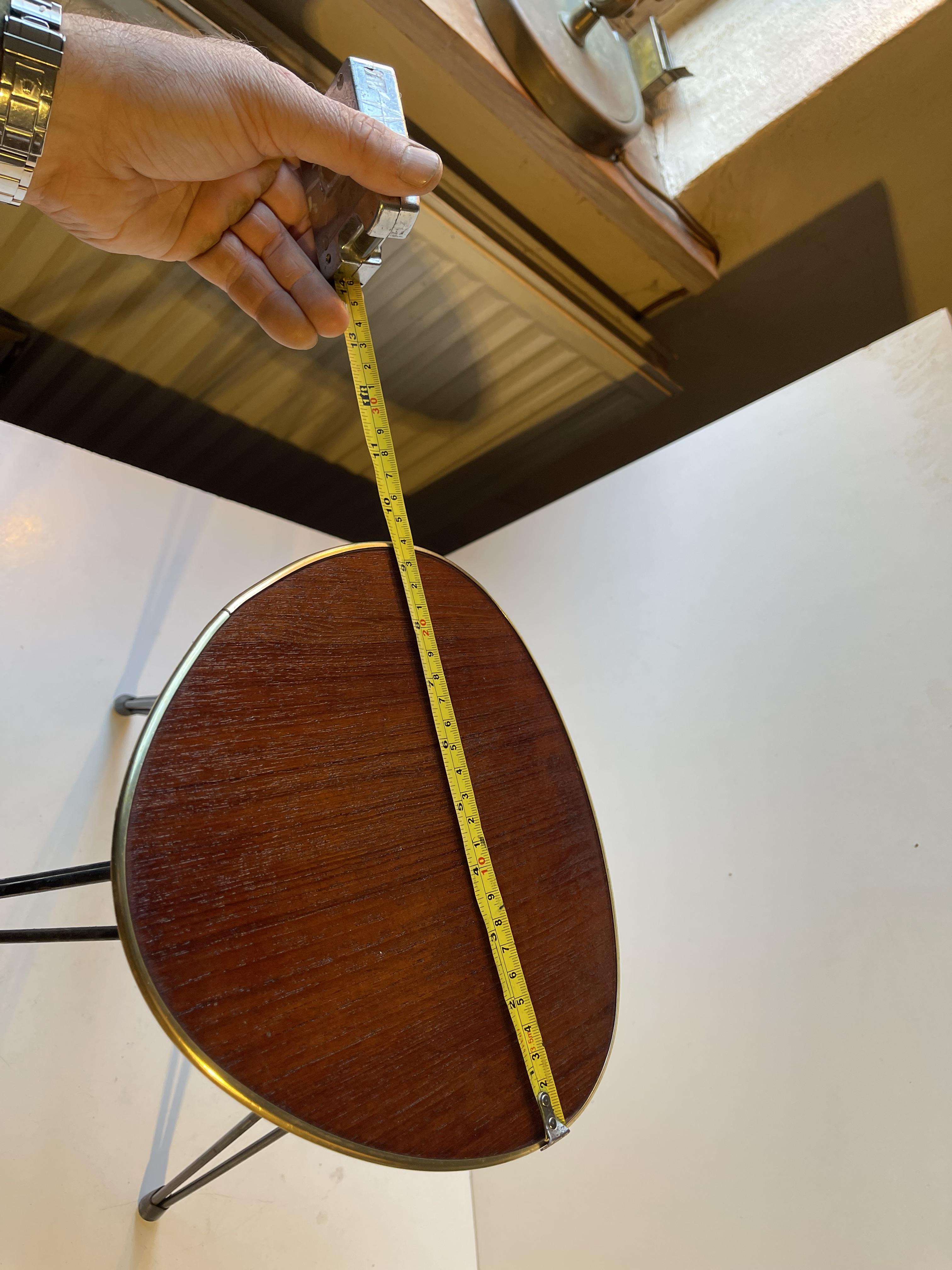 Small 1960s Teak Plant or Side Table in Teak & Wire-Steel - Guitar Pick Shape in vendita 1