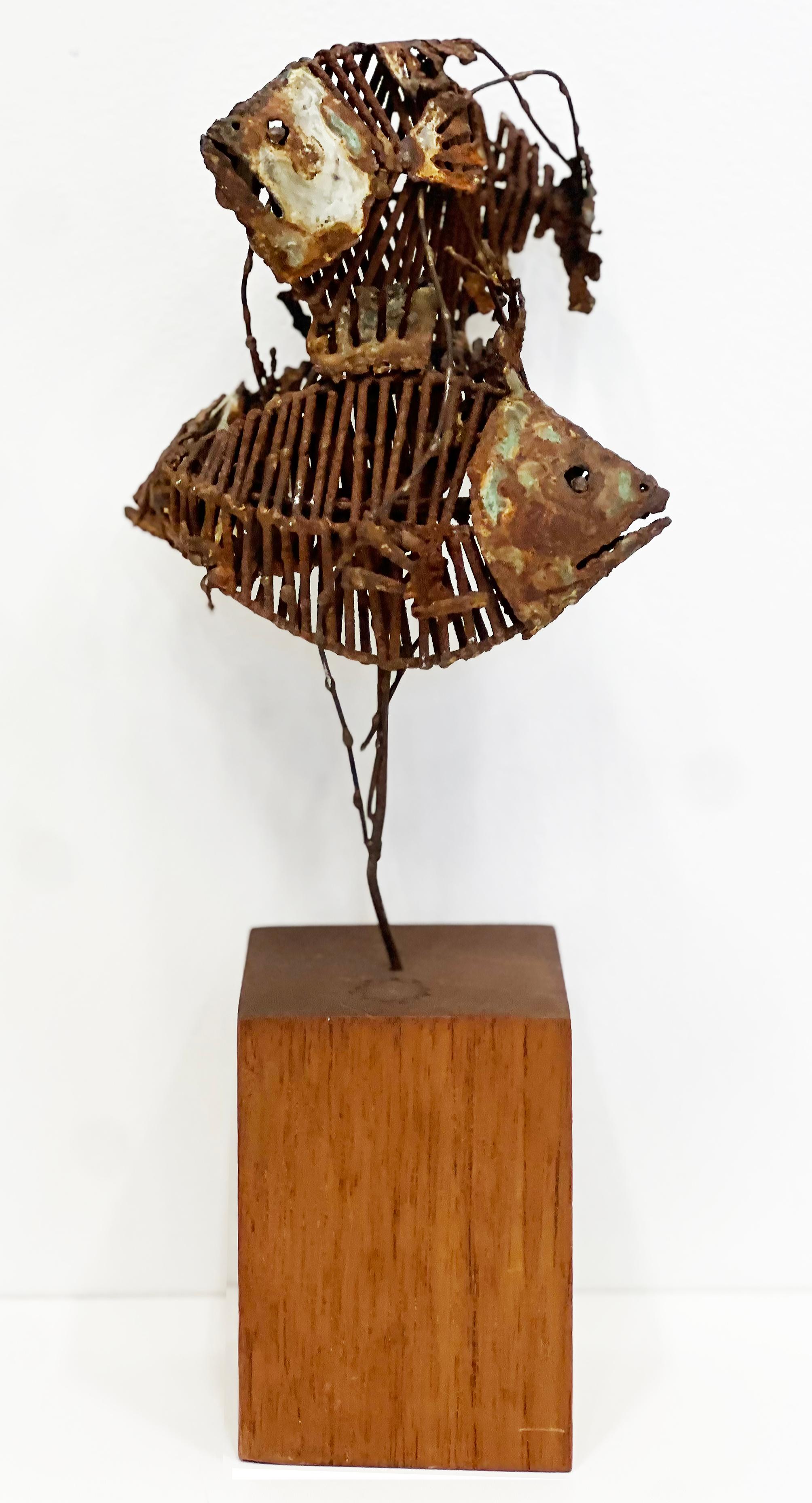 Small 1970s Brutalist Fish Bones Tabletop Sculpture on a Wood Base In Good Condition For Sale In Miami, FL