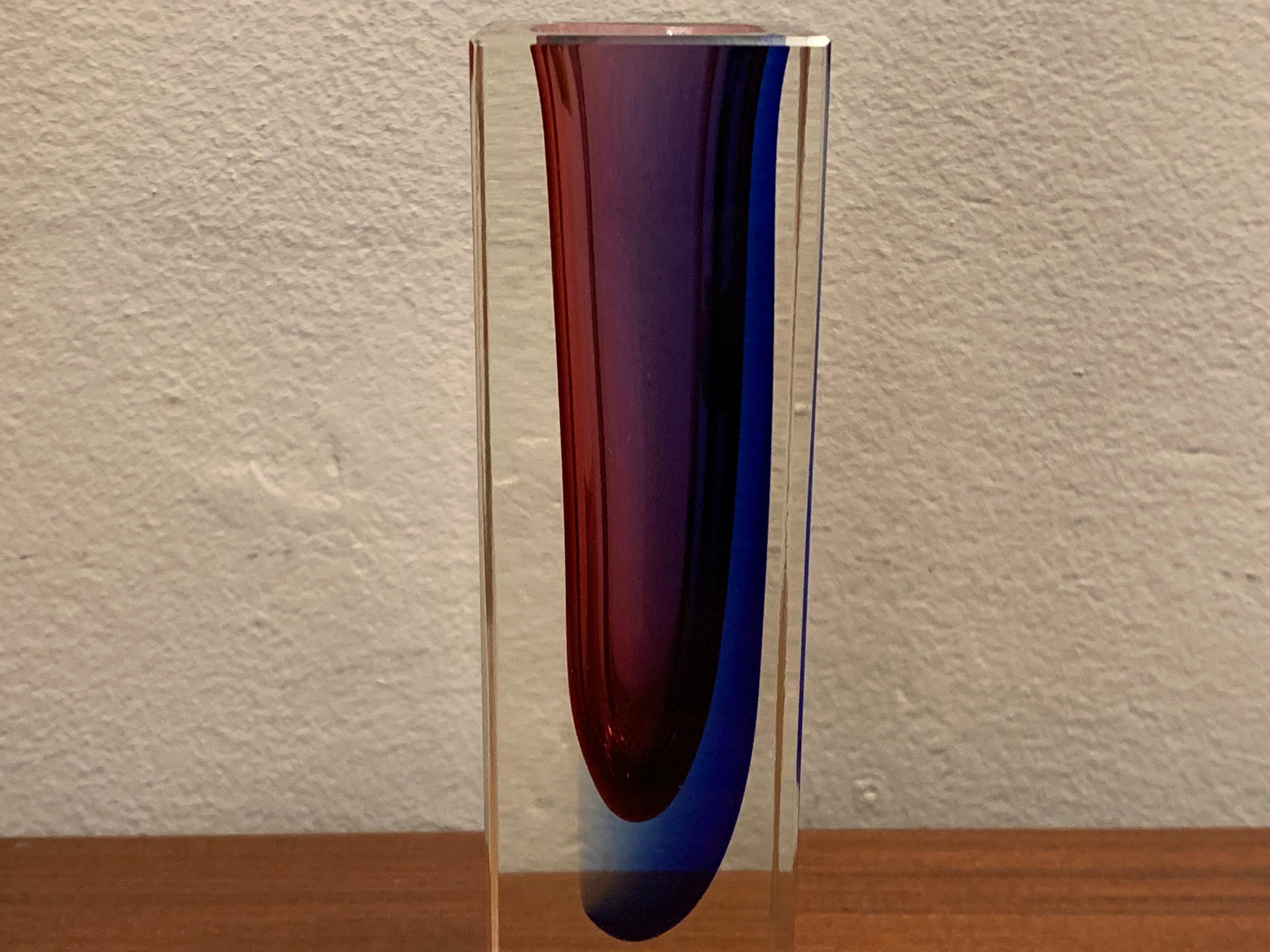 Small 1970s Italian Murano Handmade Sommerso Glass Vase 5