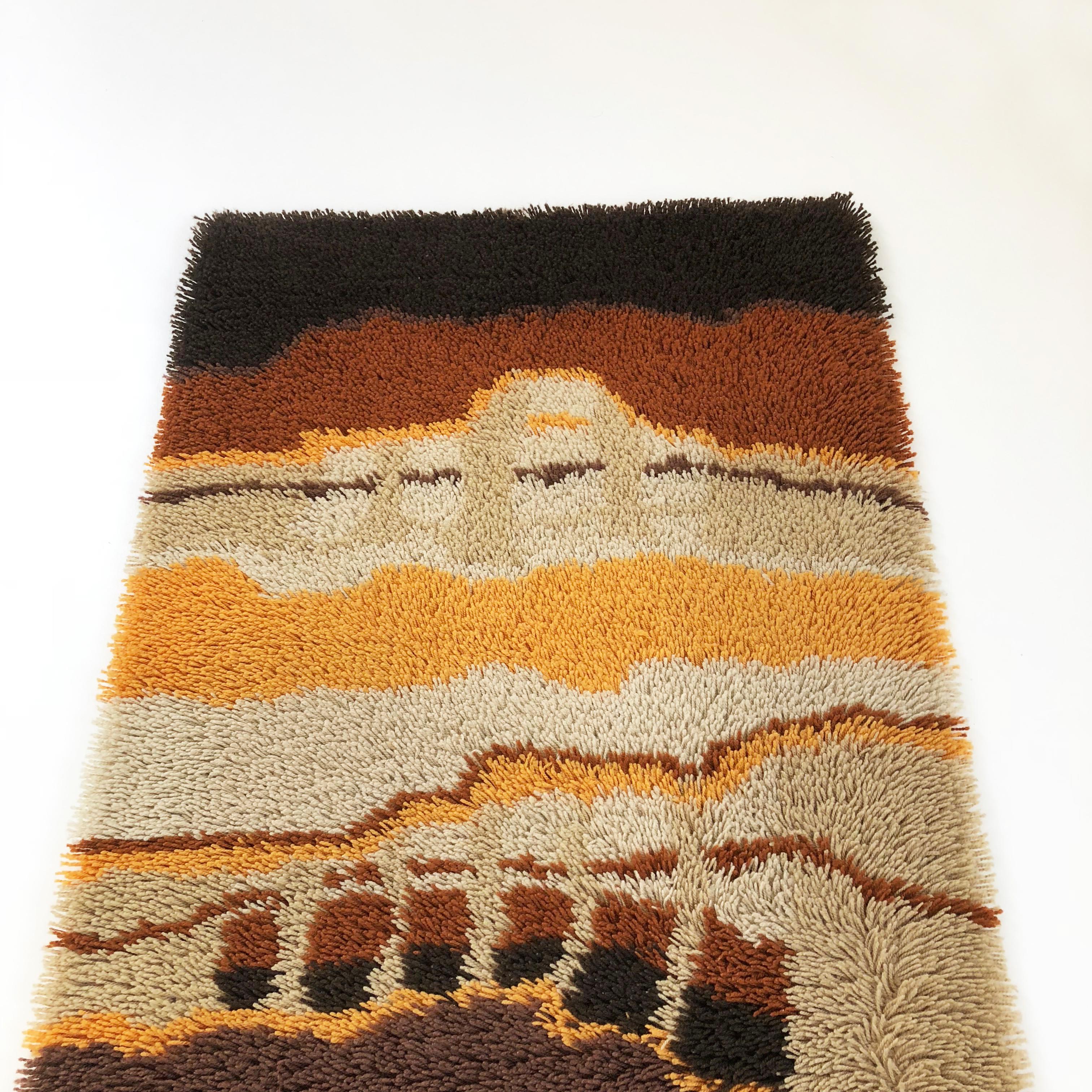 Small 1970s Modernist Multi-Color High Pile Rya Rug by Desso, Netherlands No. 2 1
