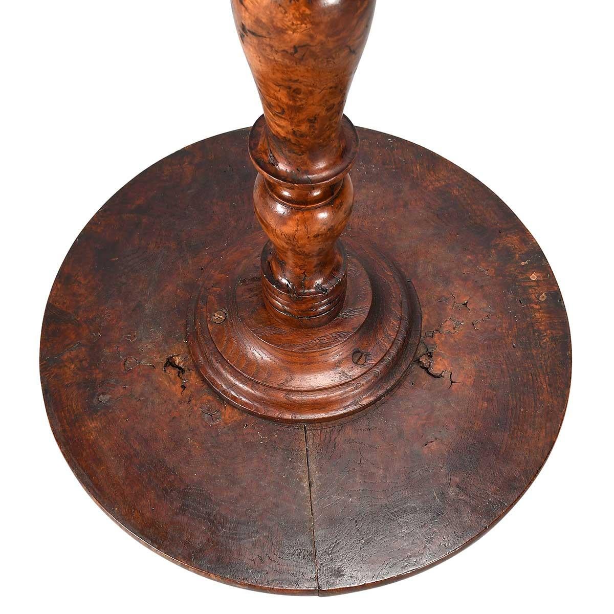 Mid-19th Century Small 19th C. Figured Oak Tripod Table For Sale