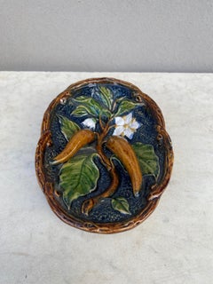 Österreichische Majolika-Pfefferstreuerplatte aus dem 19. Jahrhundert von Johann Maresh