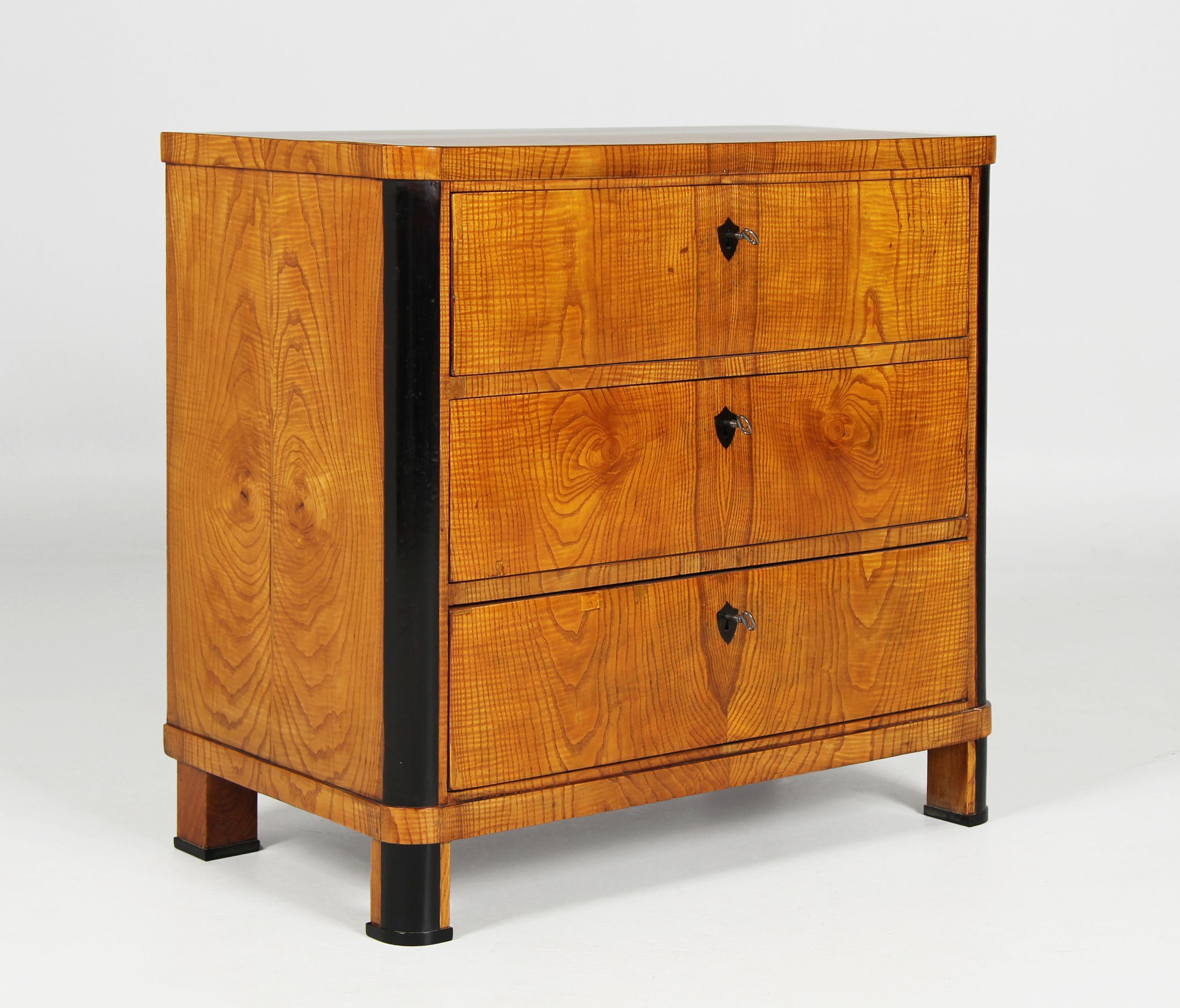 Small 19th Century Biedermeier Chest Of Drawers, Northern Germany, circa 1835 6