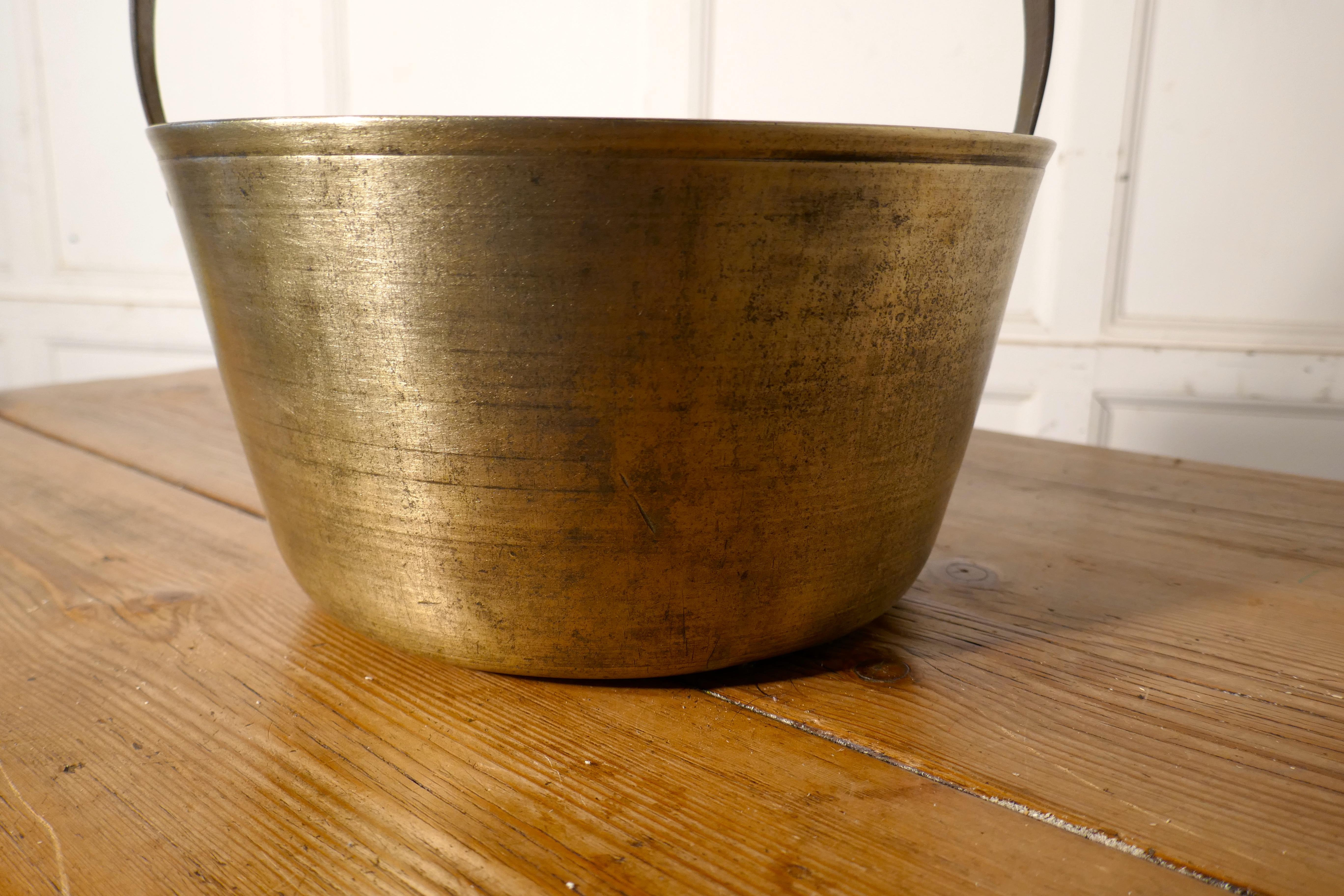 Kleine Messingeinmachpfanne oder Cooking Pot aus dem 19. im Zustand „Gut“ im Angebot in Chillerton, Isle of Wight