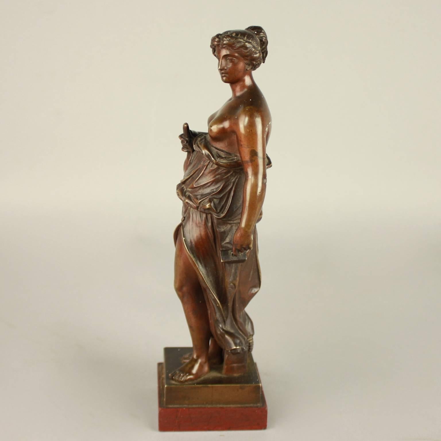 Small 19th Century Bronze Figure of Allegory of Manufacture In Good Condition For Sale In Berlin, DE