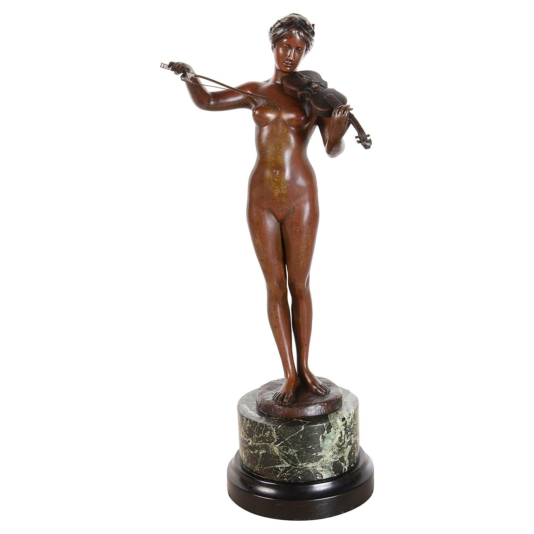 Small 19th century Bronze nude musician, 32cm For Sale