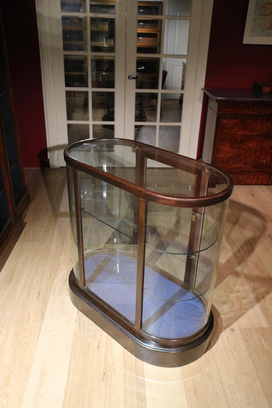 Small 19th Century Display Cabinet In Good Condition In Eindhoven, NL
